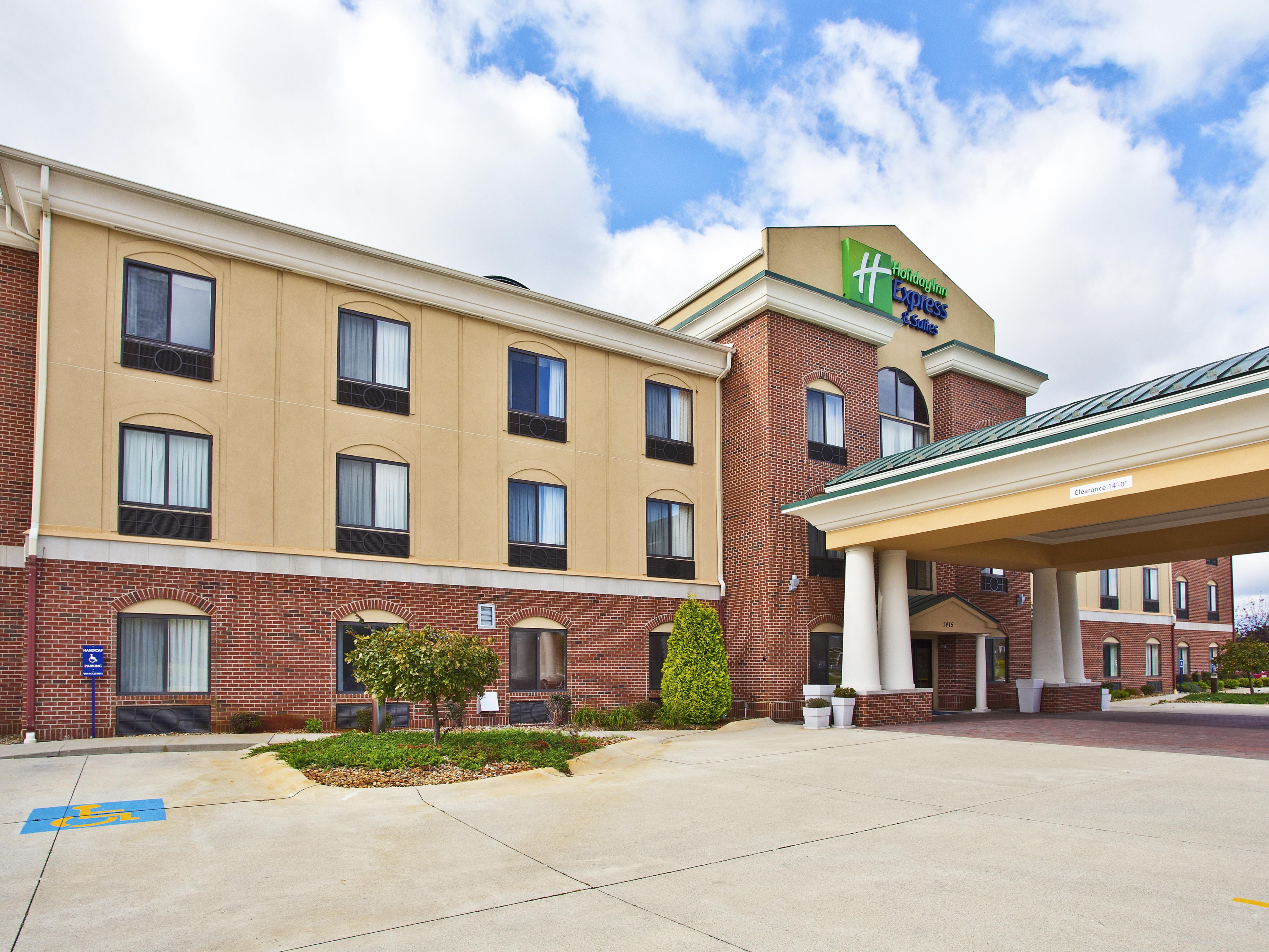 hotels near holiday world indiana        <h3 class=