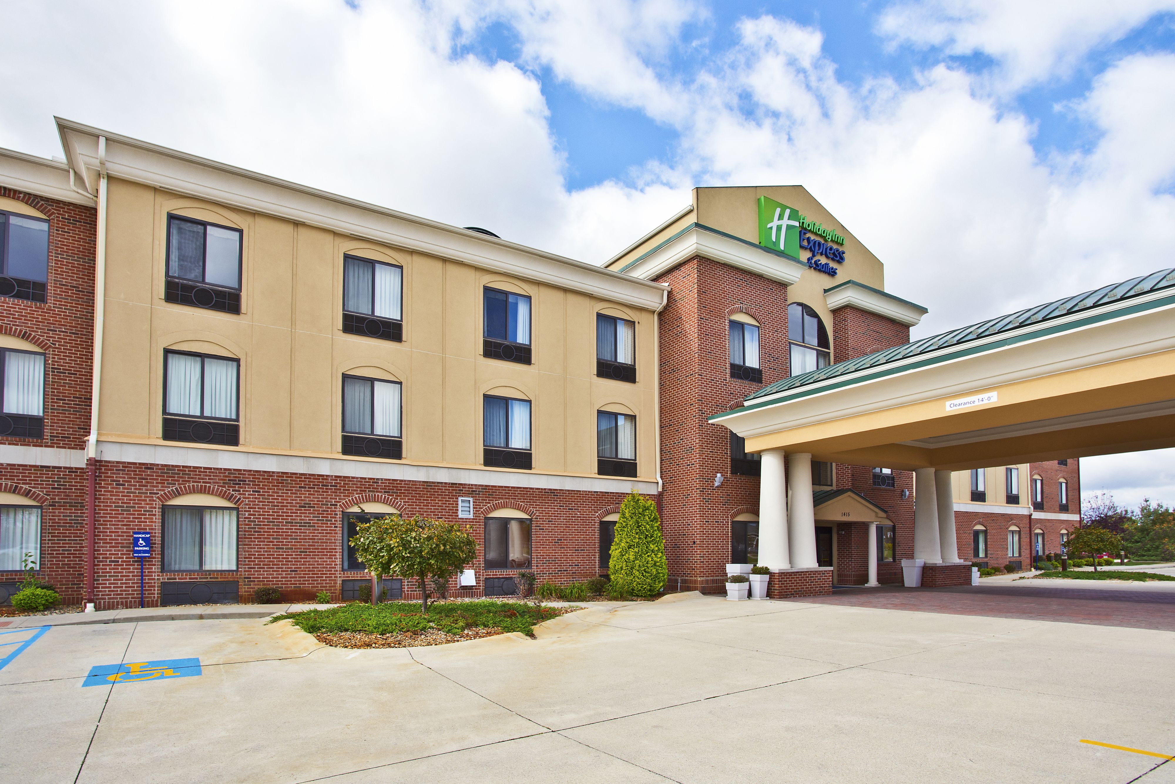 Goshen Restaurants Open On Christmas 2022 Hotels In Goshen, Indiana | Holiday Inn Express & Suites Goshen