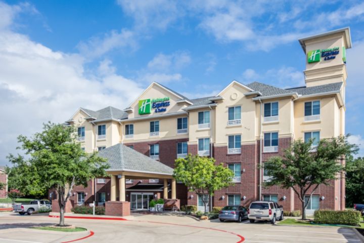 Holiday Inn Express & Suites Dallas - Grand P