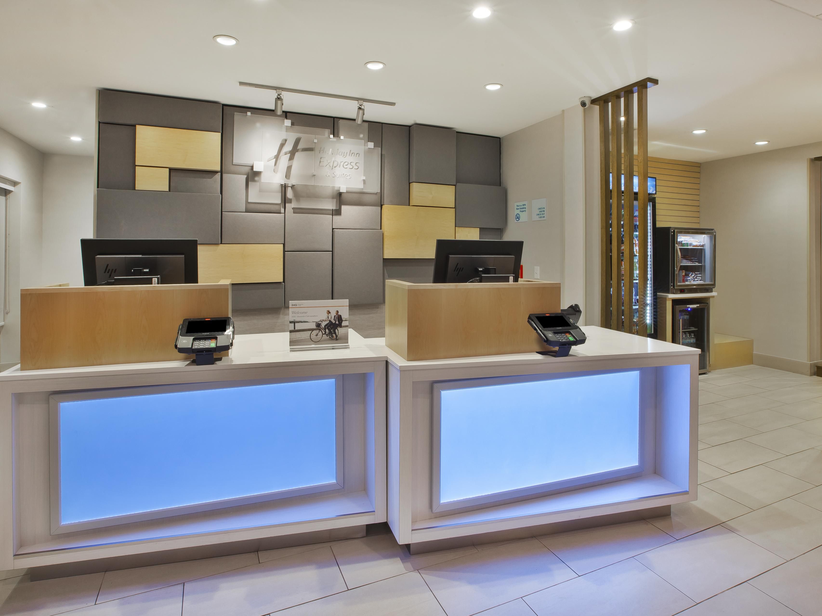 We offer a complimentary shuttle for our guests that goes to and from the airport! Our shuttle runs from 4:30 AM until 1:00 AM. In order to request a pick-up or a drop-off, give our front desk agents a call and we will have you there in minutes!