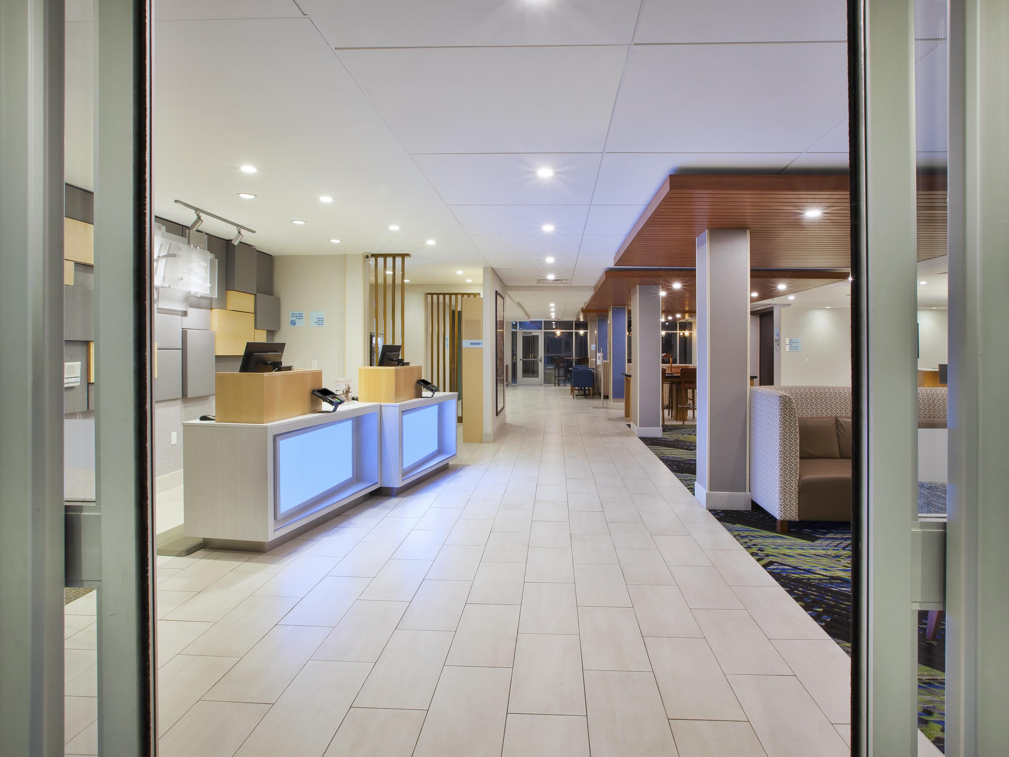 Our location is located directly next door to MSA Fieldhouse, D1 Training, Michigan Volleyball Academy, and Patterson Ice Center! Call us today to get a quote for your team's block of rooms!