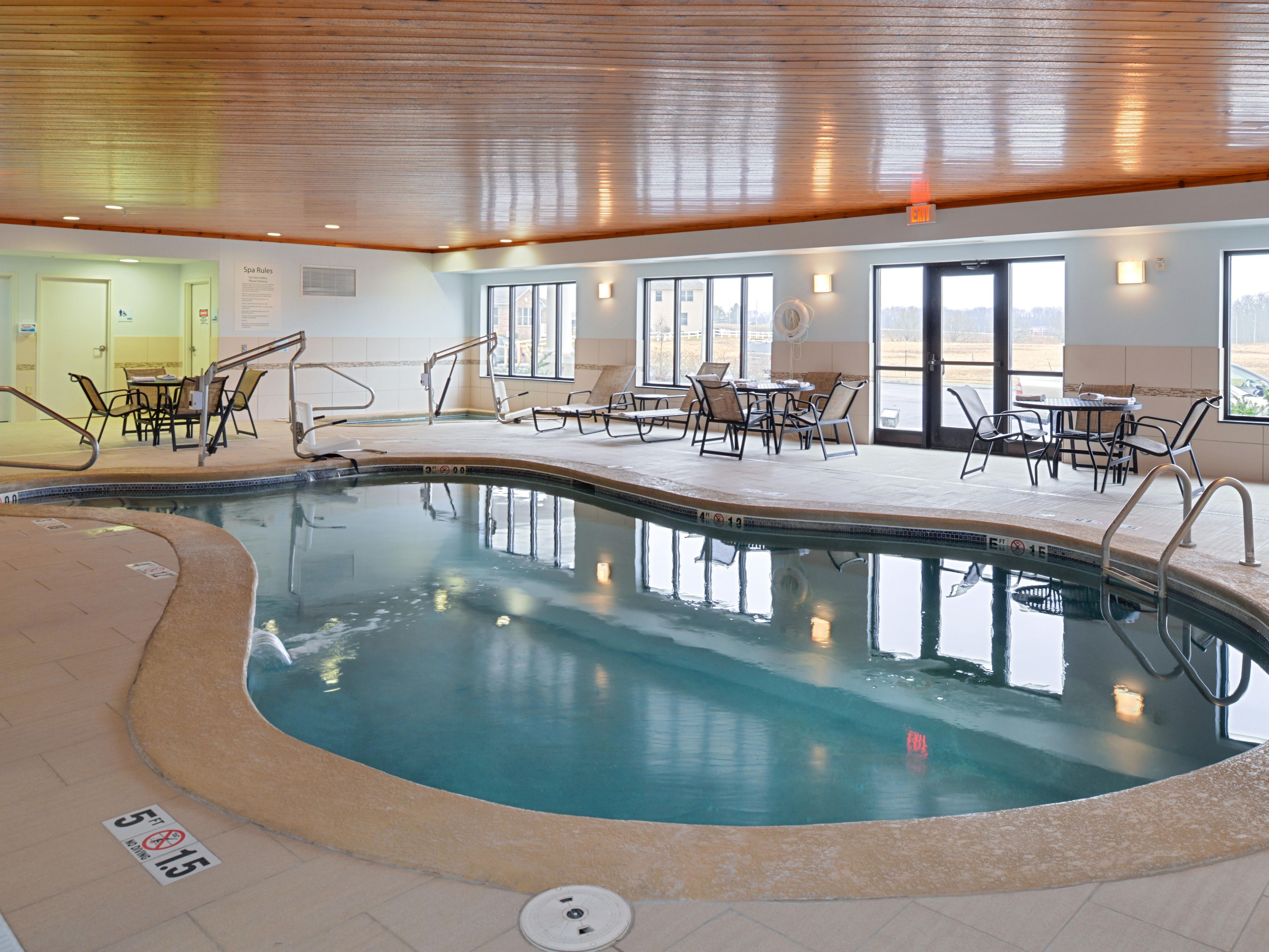 PetFriendly Hotel In Greenfield, IN Holiday Inn Express & Suites