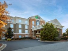 Holiday Inn Express & Suites Greensboro - Airport Area