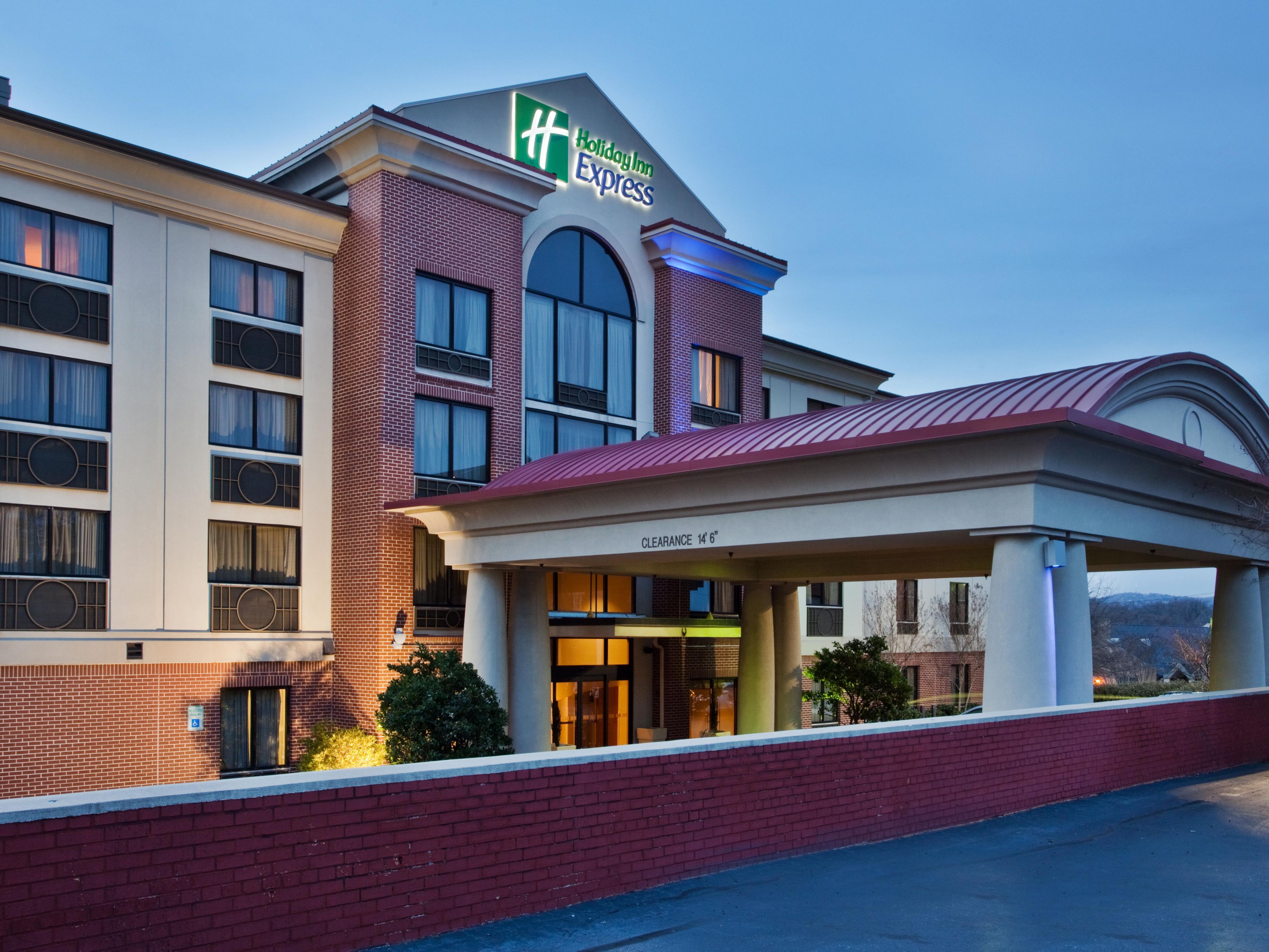 Holiday Inn Express And Suites Greenville 4272379423 4x3