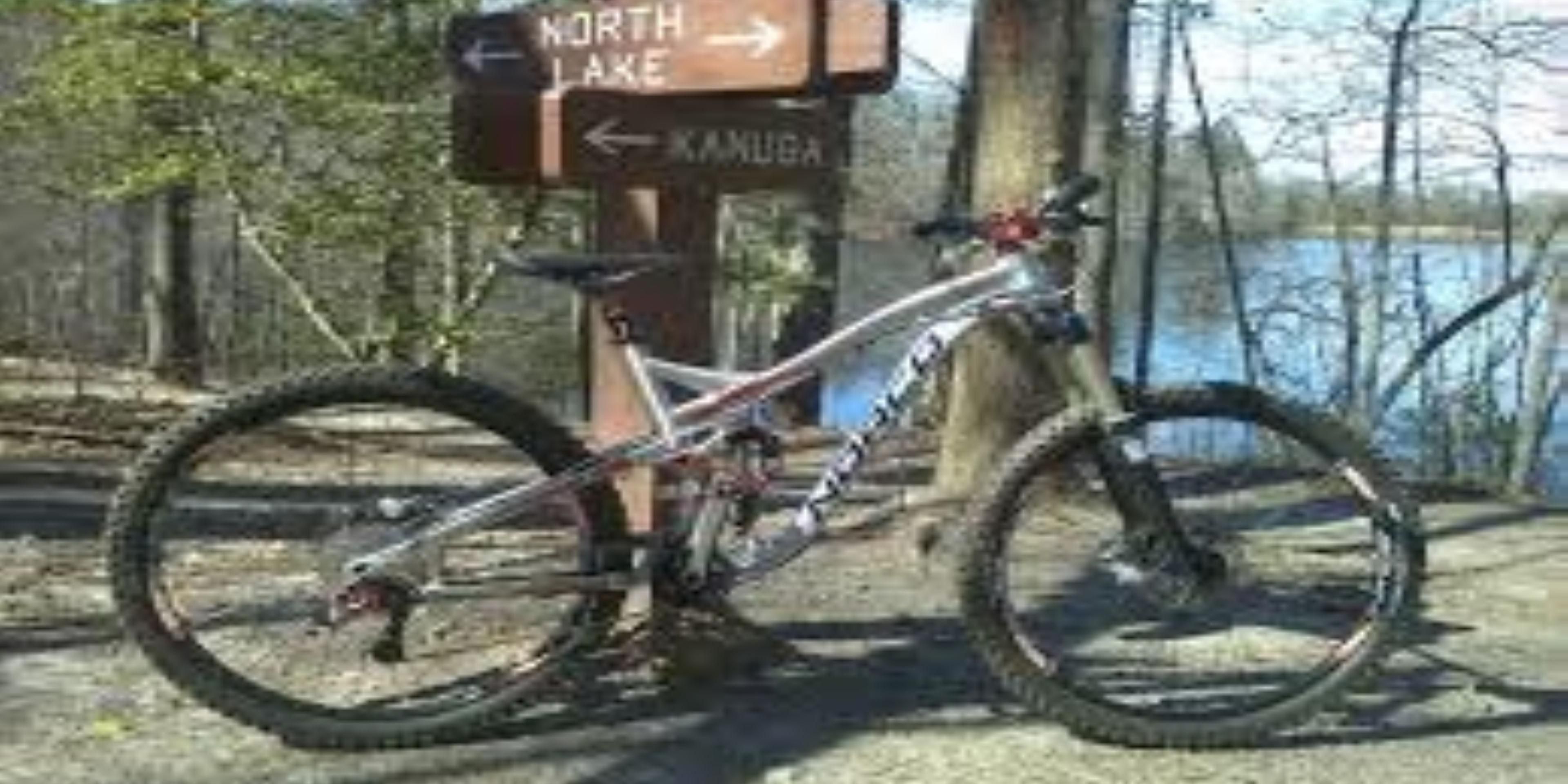 Come enjoy the trail system at Paris Mountain which includes multi-use and hiking-only trails, which are extremely popular among hikers and cyclists alike.