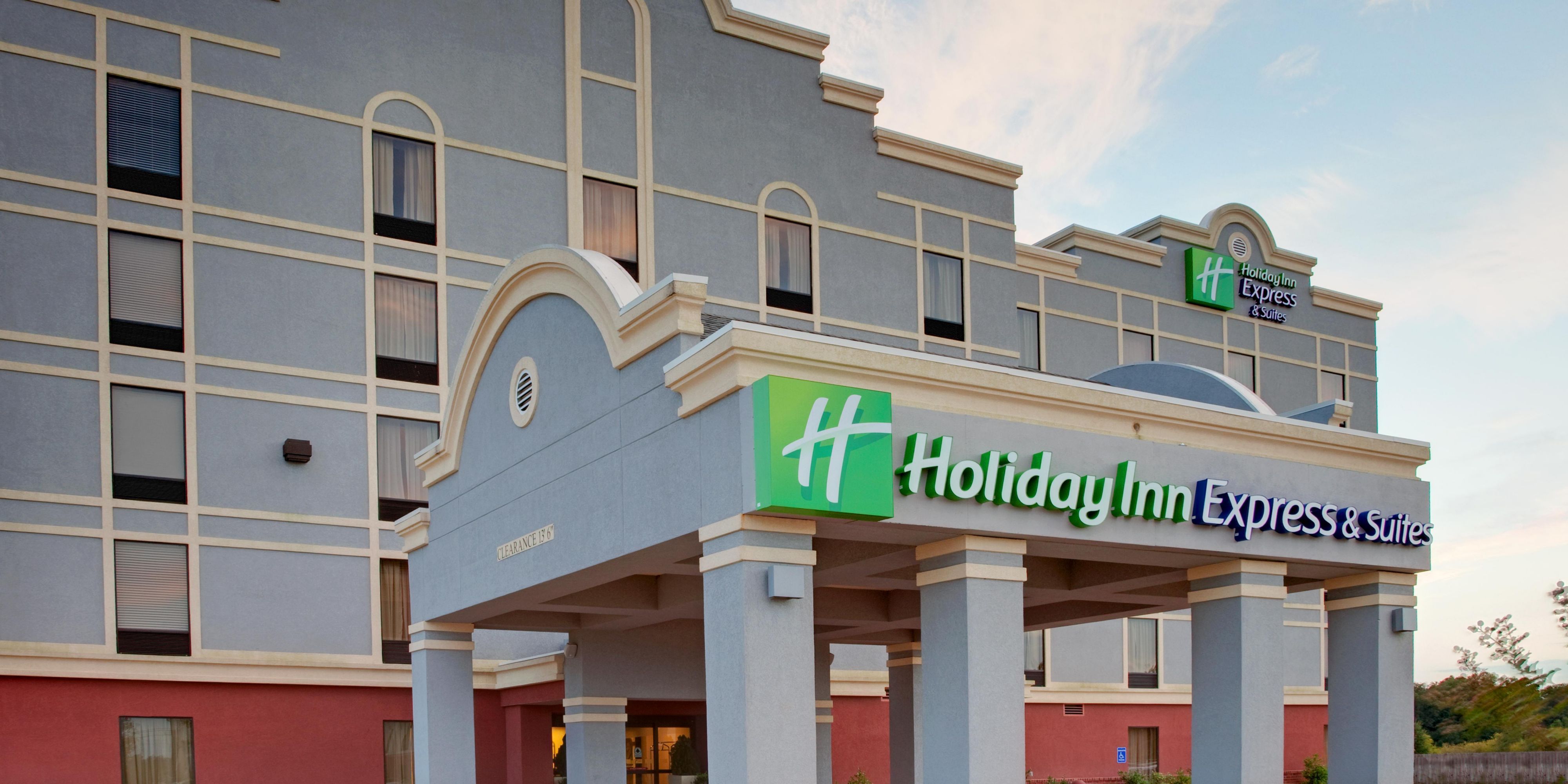 Holiday Inn Express & Suites Greenwood