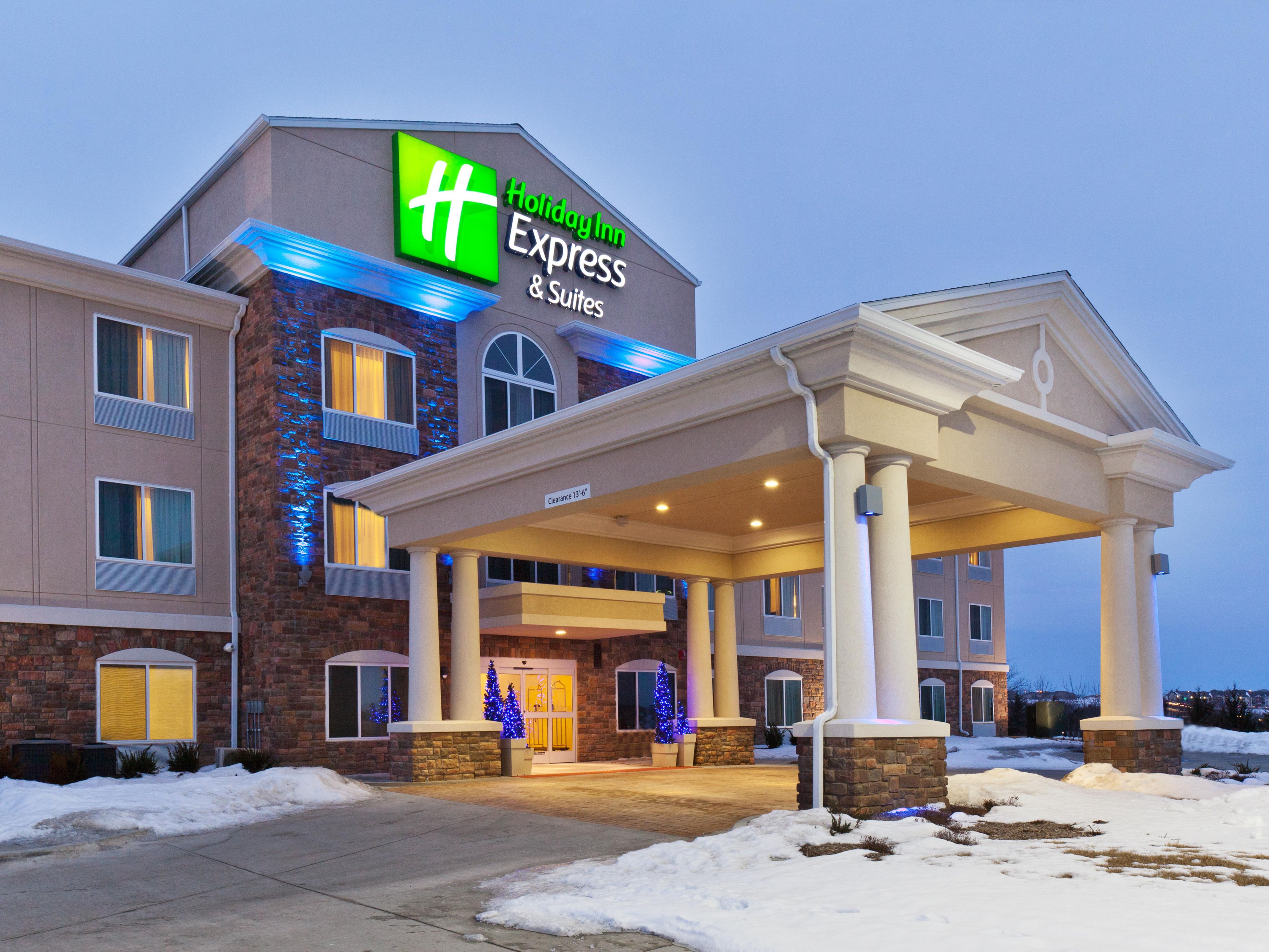 Holiday Inn Express And Suites Gretna 4324390556 4x3