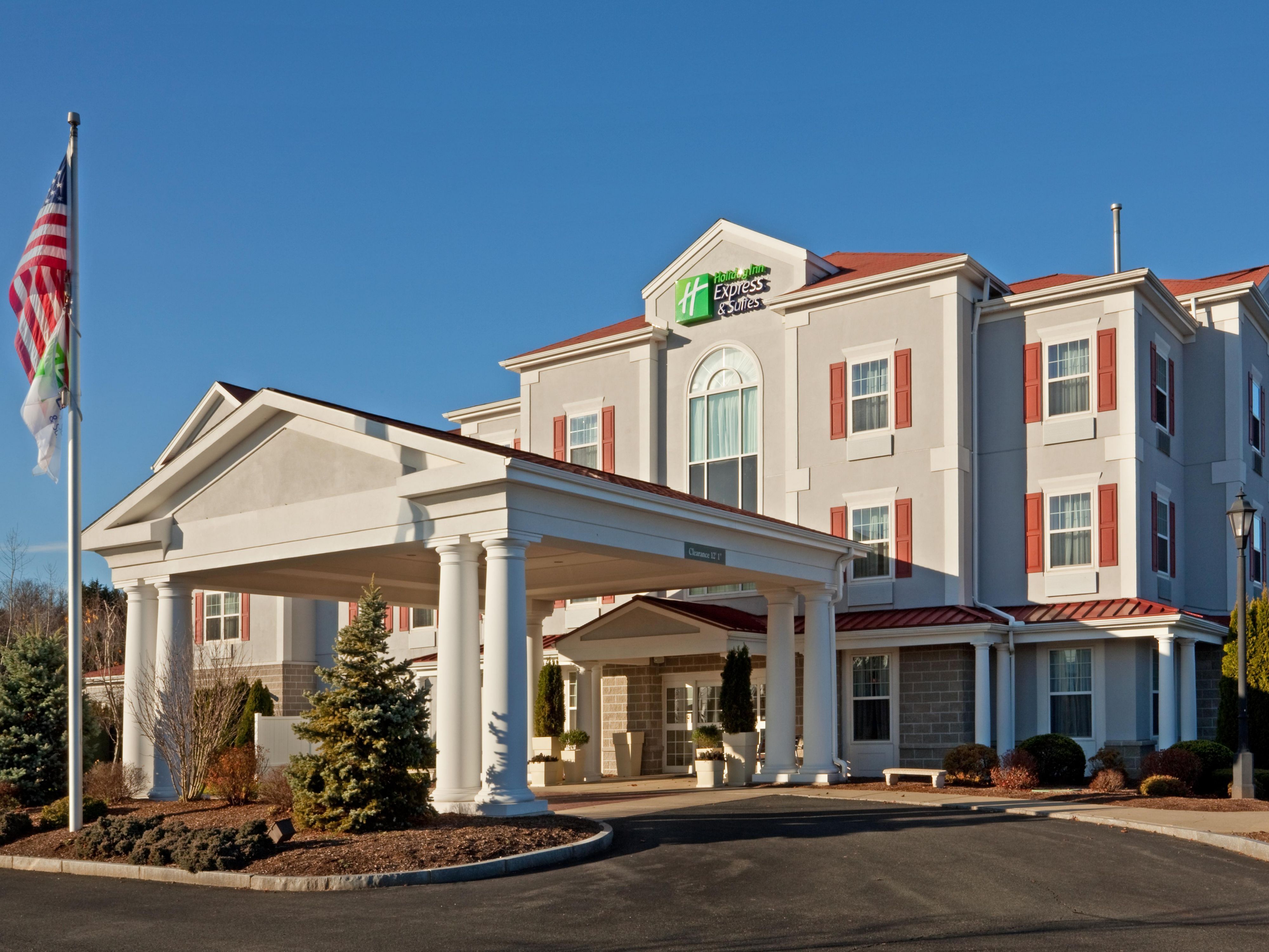 Hotels in Amherst, MA near UMASS | Holiday Inn Express & Suites Amherst ...