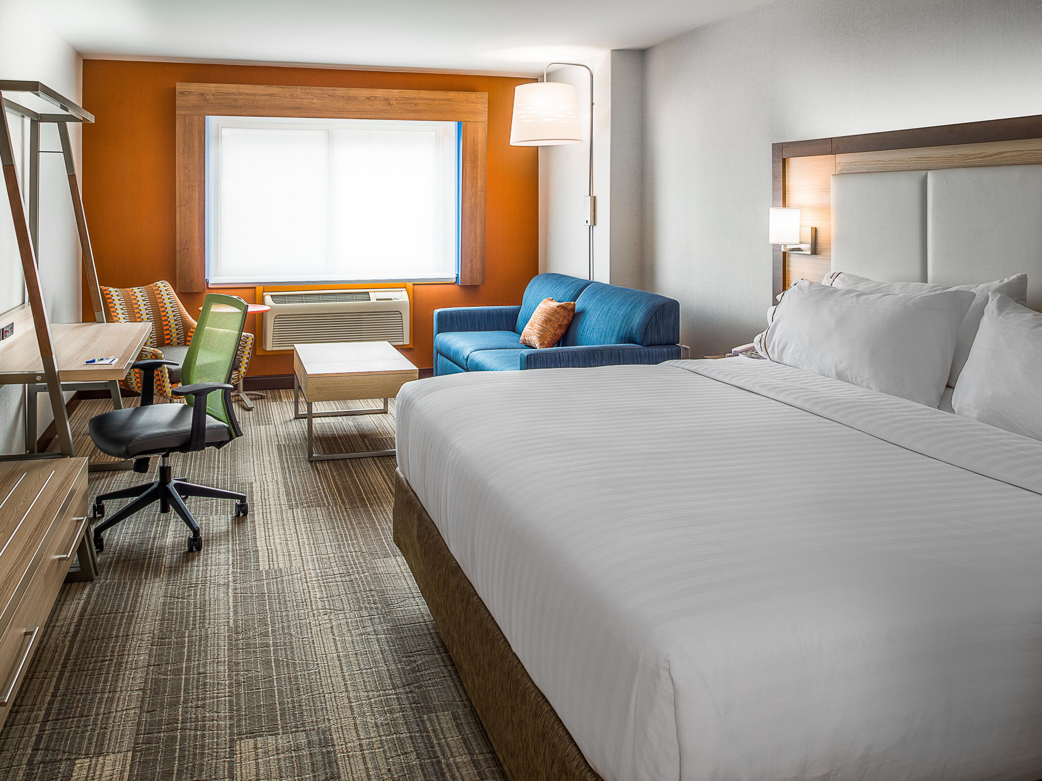 Relax, work, and feel at home in spacious rooms and one-bedroom suites with contemporary designs and all the essentials, including a mini-fridge, microwave, 42” flat-screen TV, and free Wi-Fi. Our suites also feature a separate living space with a pull-out sofa bed. Wake up rested to a delicious breakfast in the lobby.
