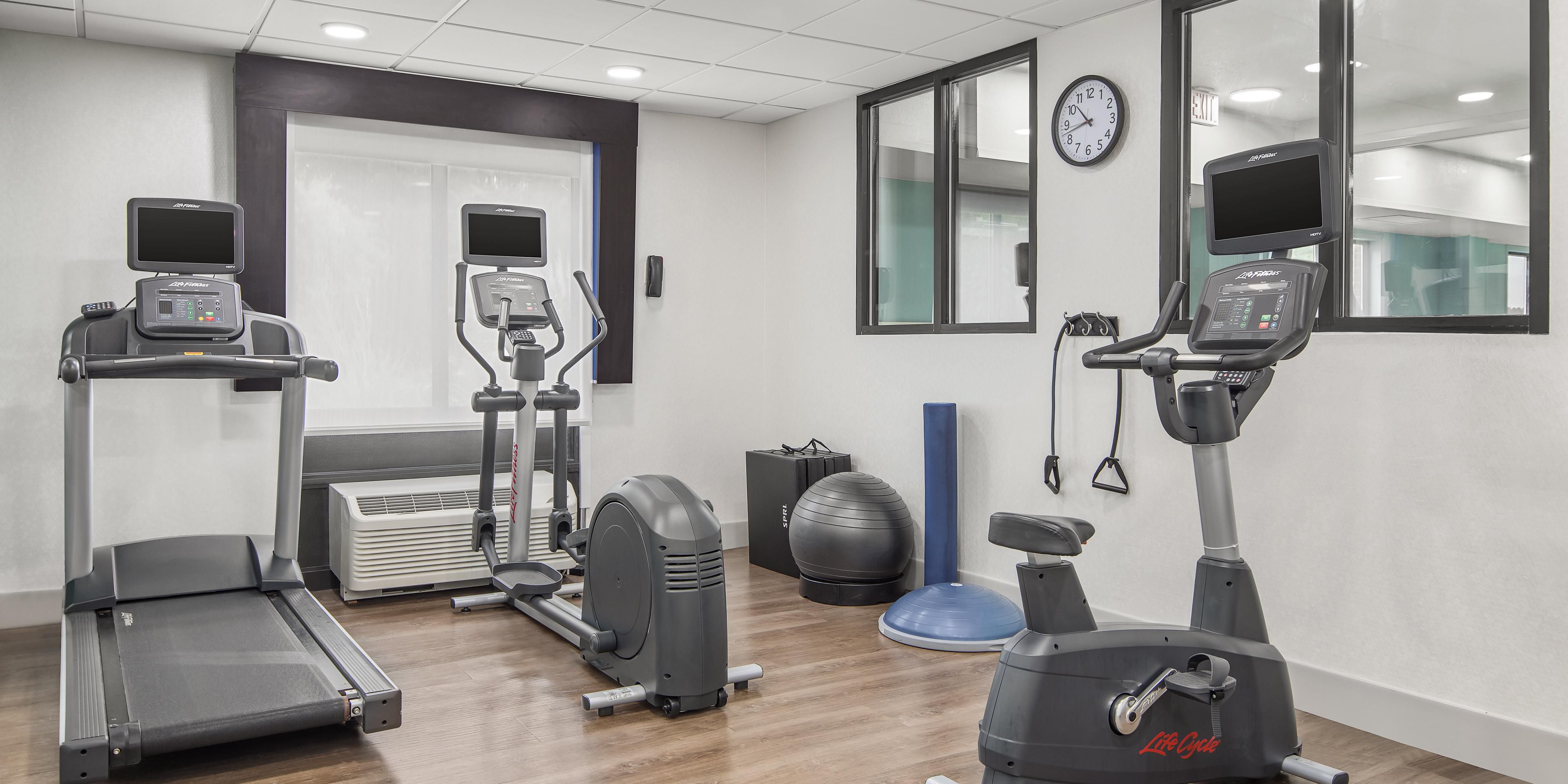 Our 24-hour fitness room is ready for whenever you are. Maybe you're an early riser and like to start the day off with a five miler, or right before bed helps you wind down and get some shut eye. Whatever your routine, we've got you covered! Free weights, treadmills, elliptical, and stationary bike. It is all here waiting for you!