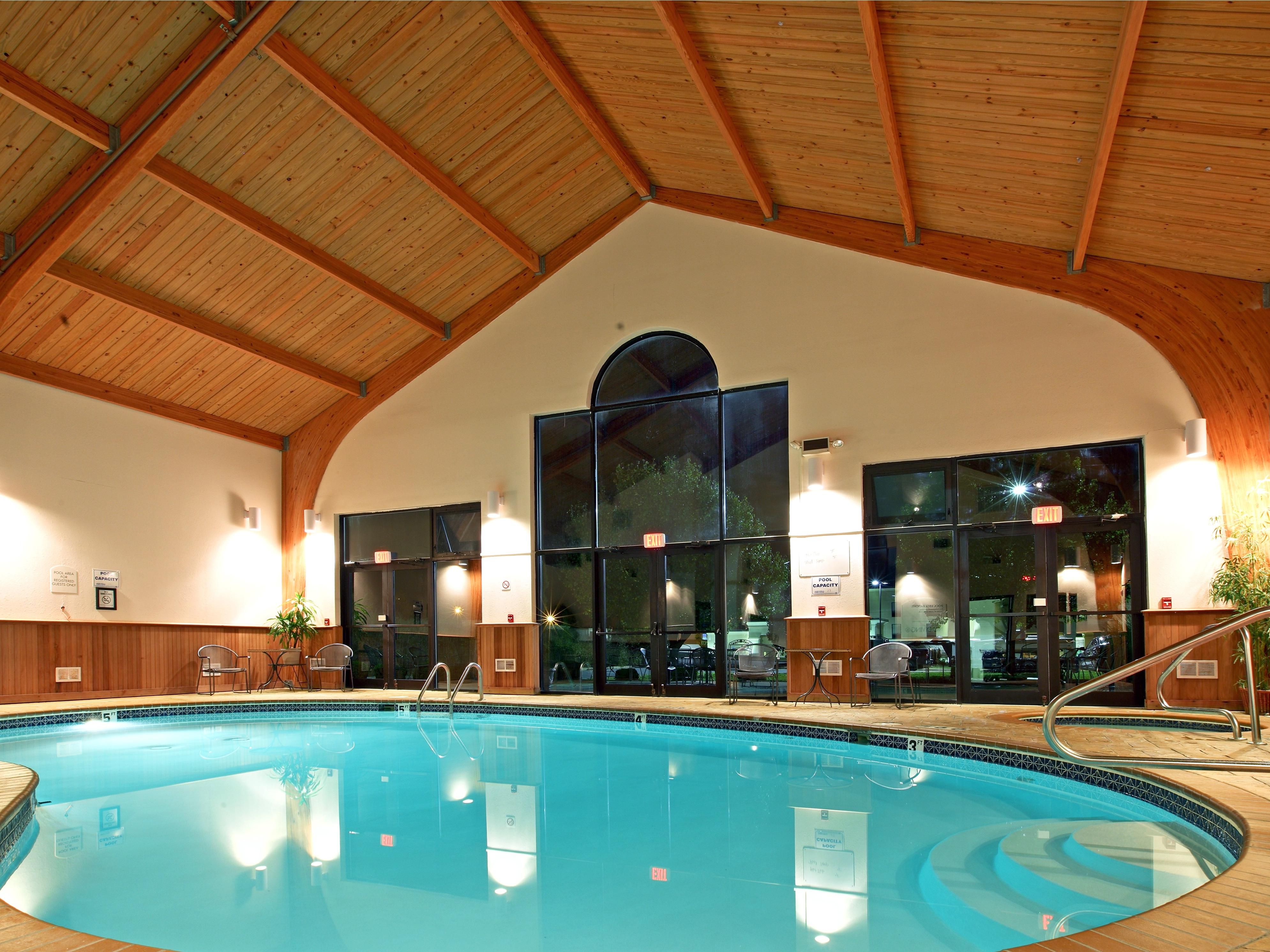 Affordable Hotel in Harrison, AR | Holiday Inn Express & Suites Harrison