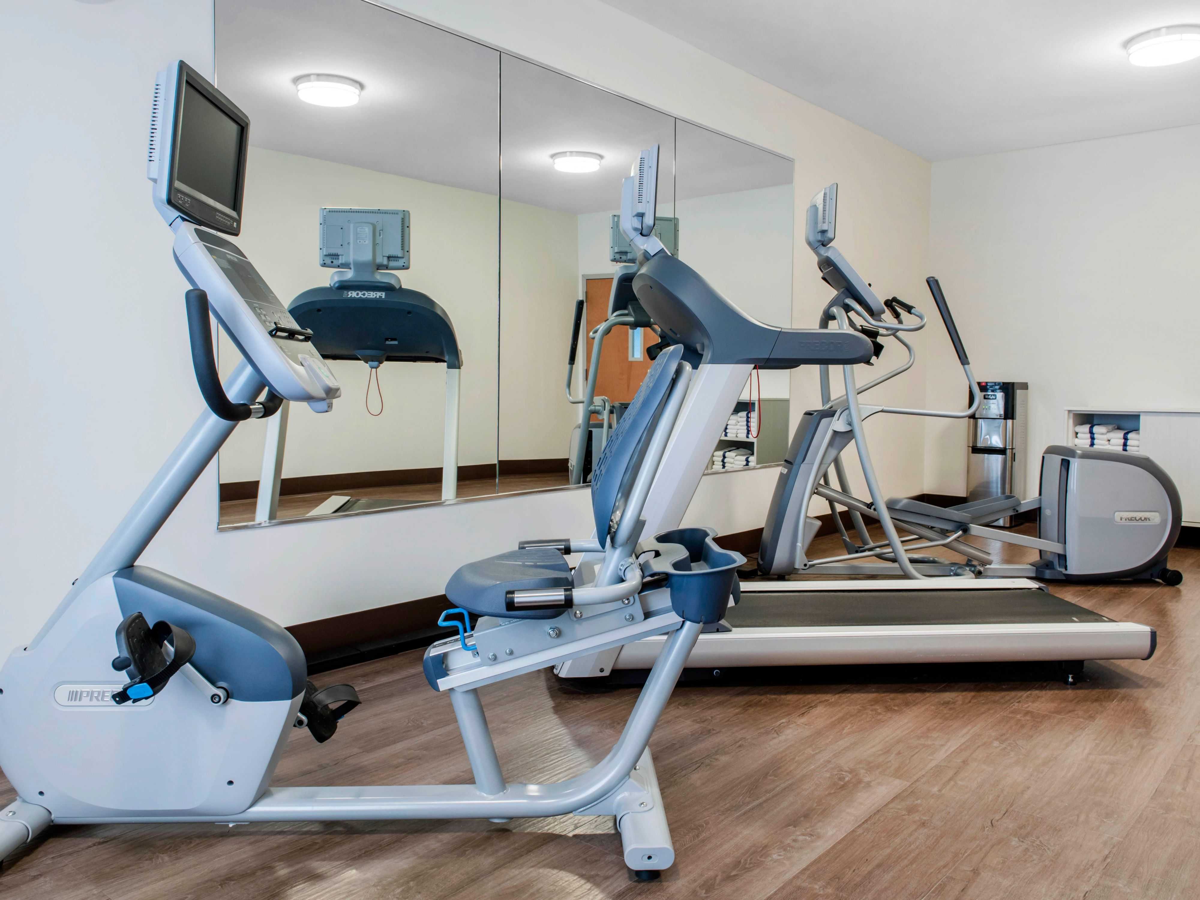 Hotel in Harrison | Holiday Inn Express & Suites Harrison