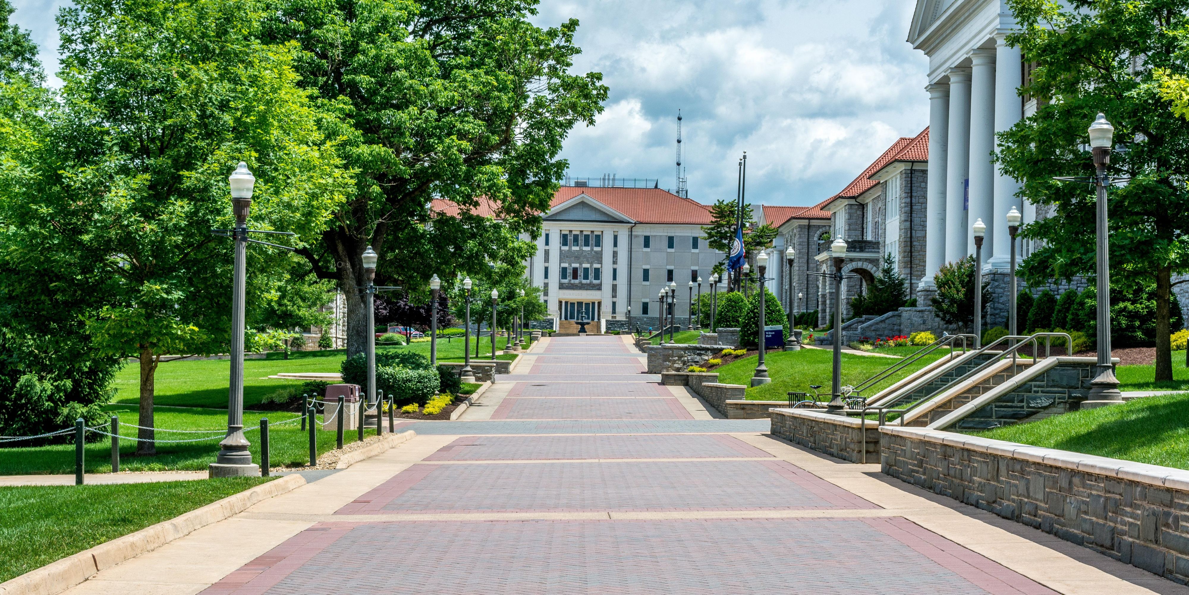 We sit in the heart of Harrisonburg, Virginia with close proximity to all that Harrisonburg has to offer as well as being less than two miles from JMU Campus. Book now!