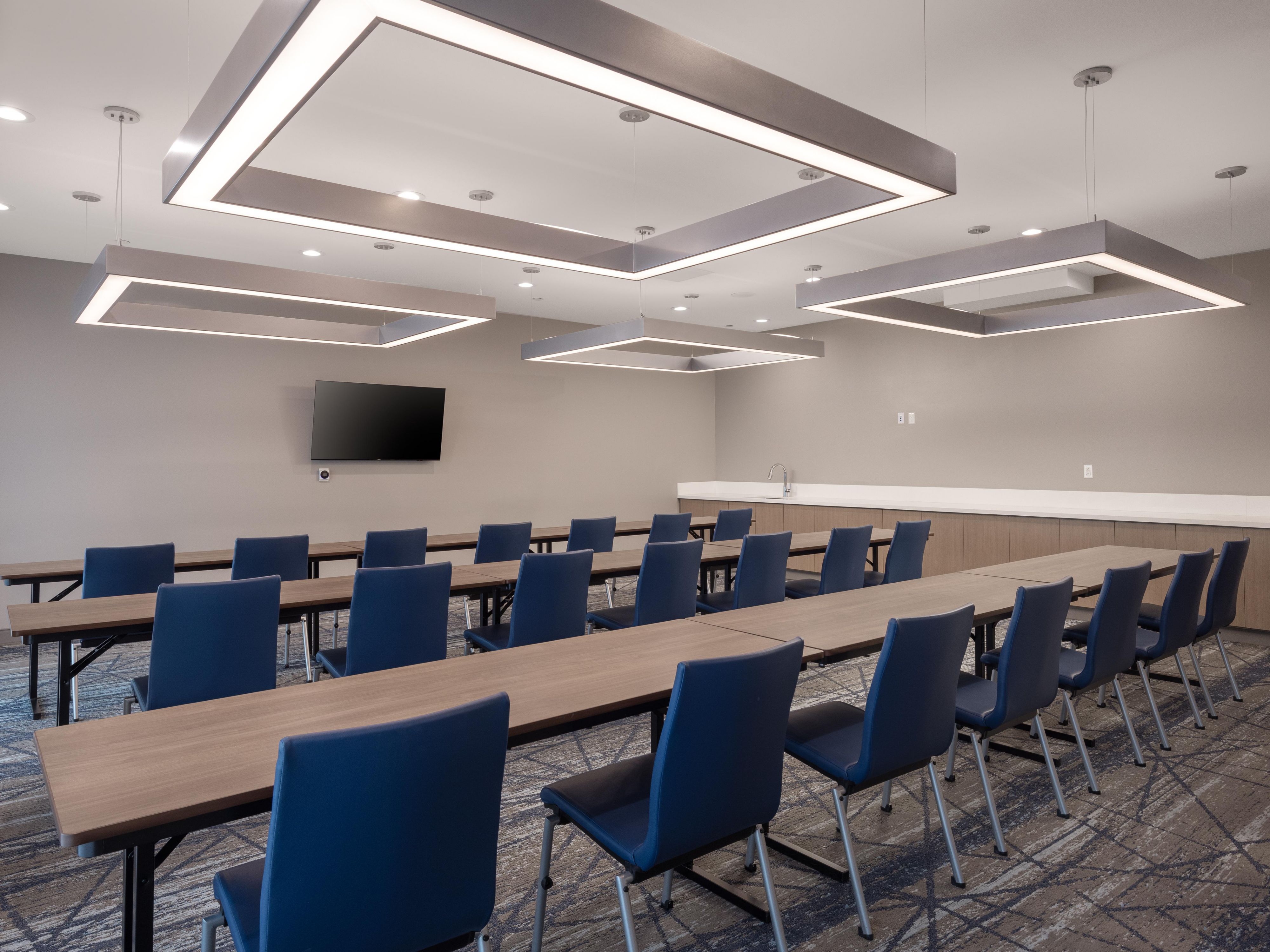 Our hotel features a versatile boardroom and meeting room, ideal for business gatherings, conferences, or events. Equipped with modern amenities and high-speed Internet access, our spaces are designed to accommodate your business needs in a comfortable and professional setting.