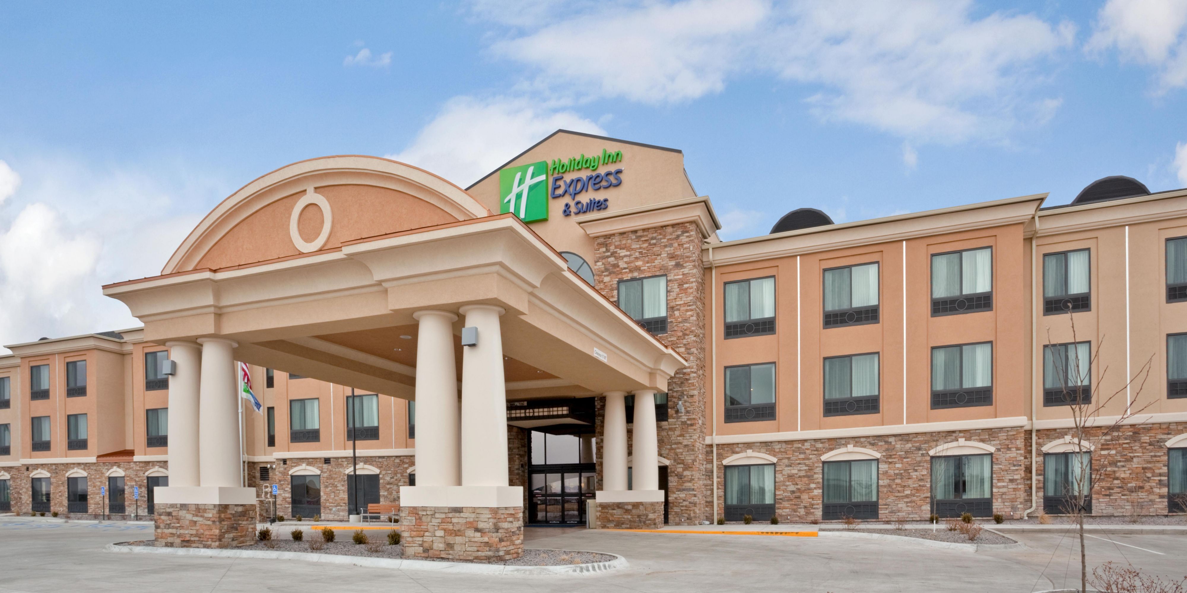 Holiday Inn Express And Suites Hays 4272022331 2x1?size=700,0