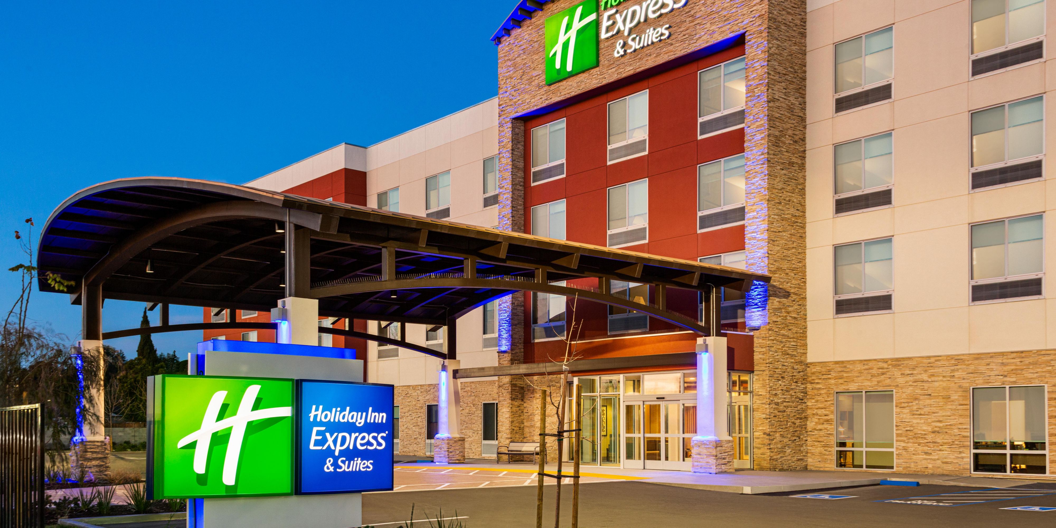 Holiday Inn Express & Suites Hayward - Mission Foothills