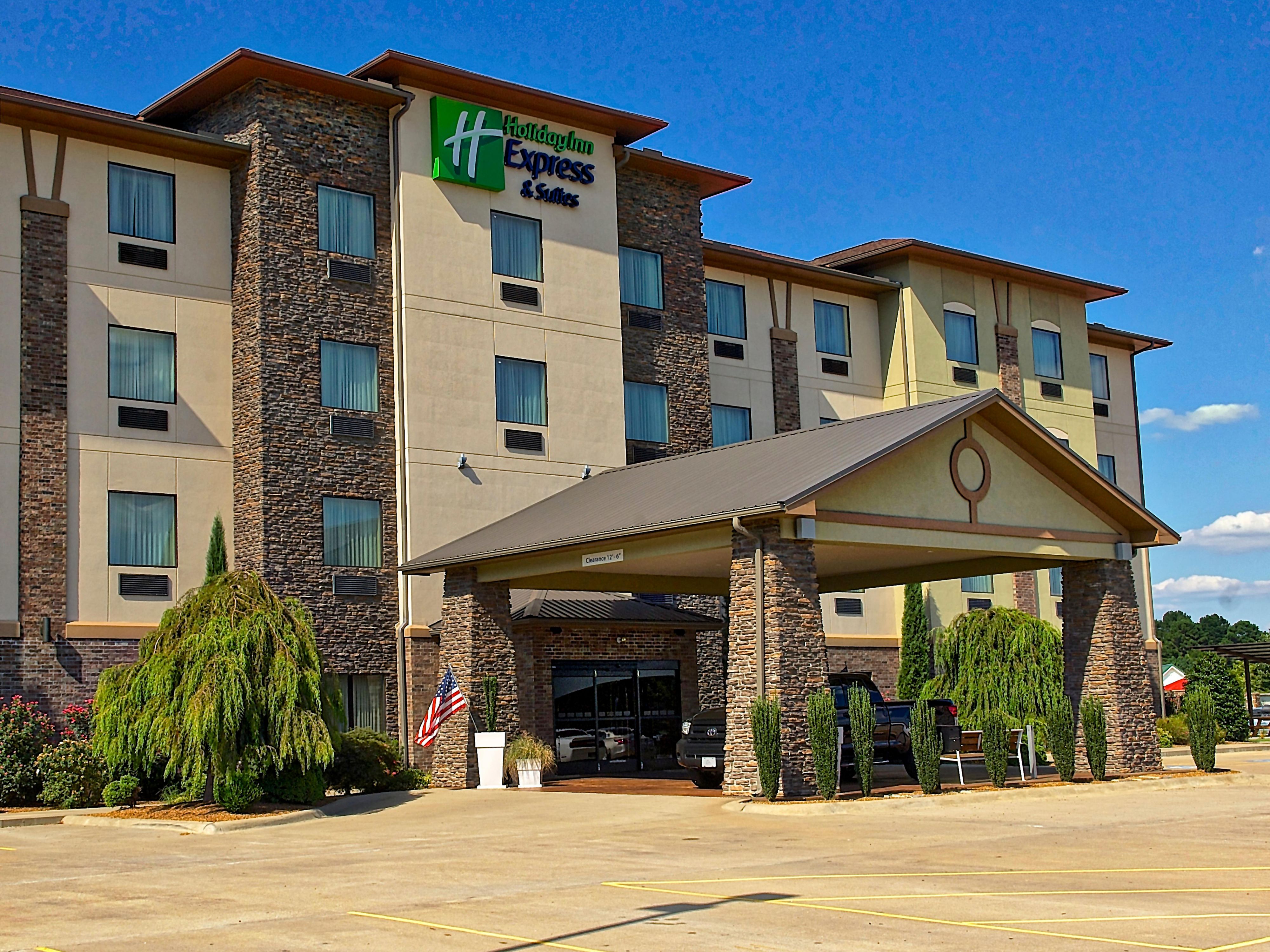 affordable-hotels-in-heber-springs-ar-holiday-inn-express-suites