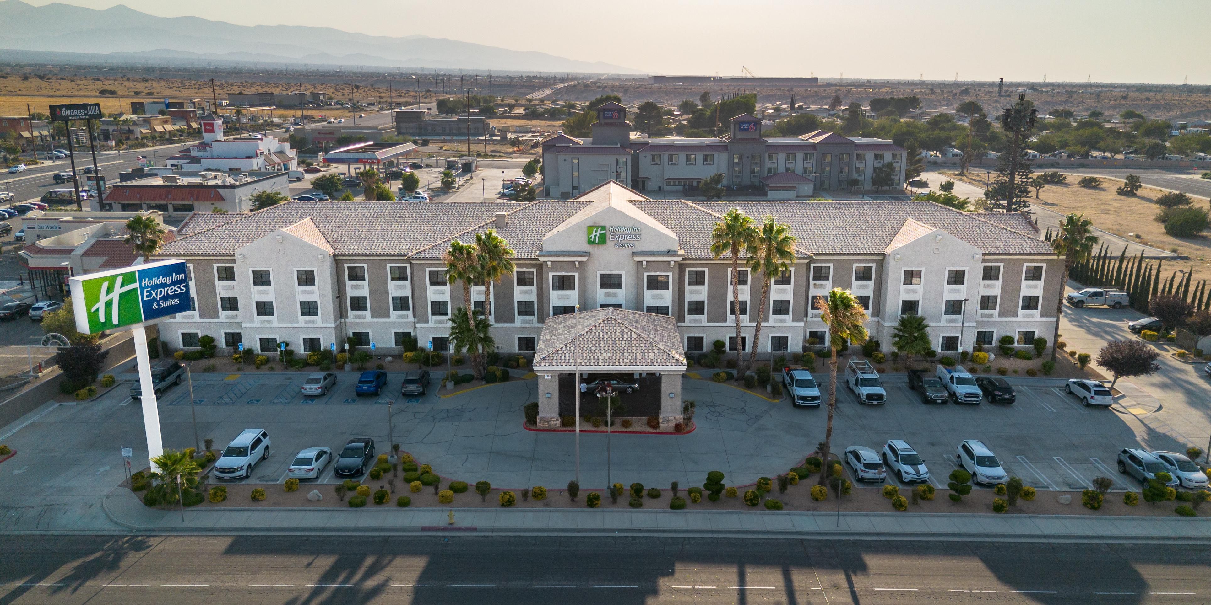 Holiday Inn Express & Suites Hesperia