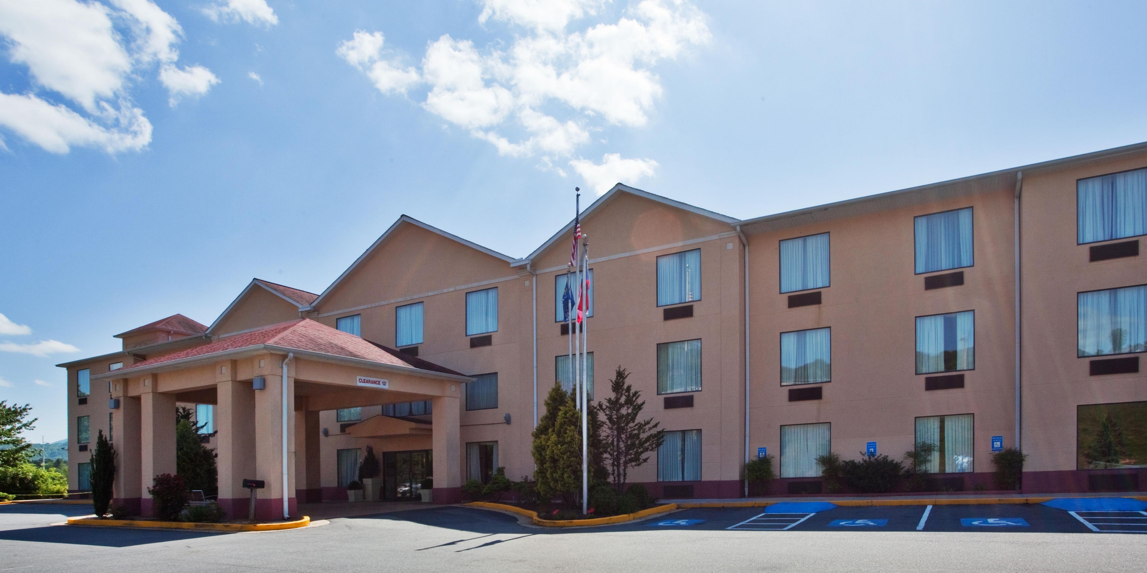 Holiday Inn Express & Suites Hiawassee Map & Driving Directions