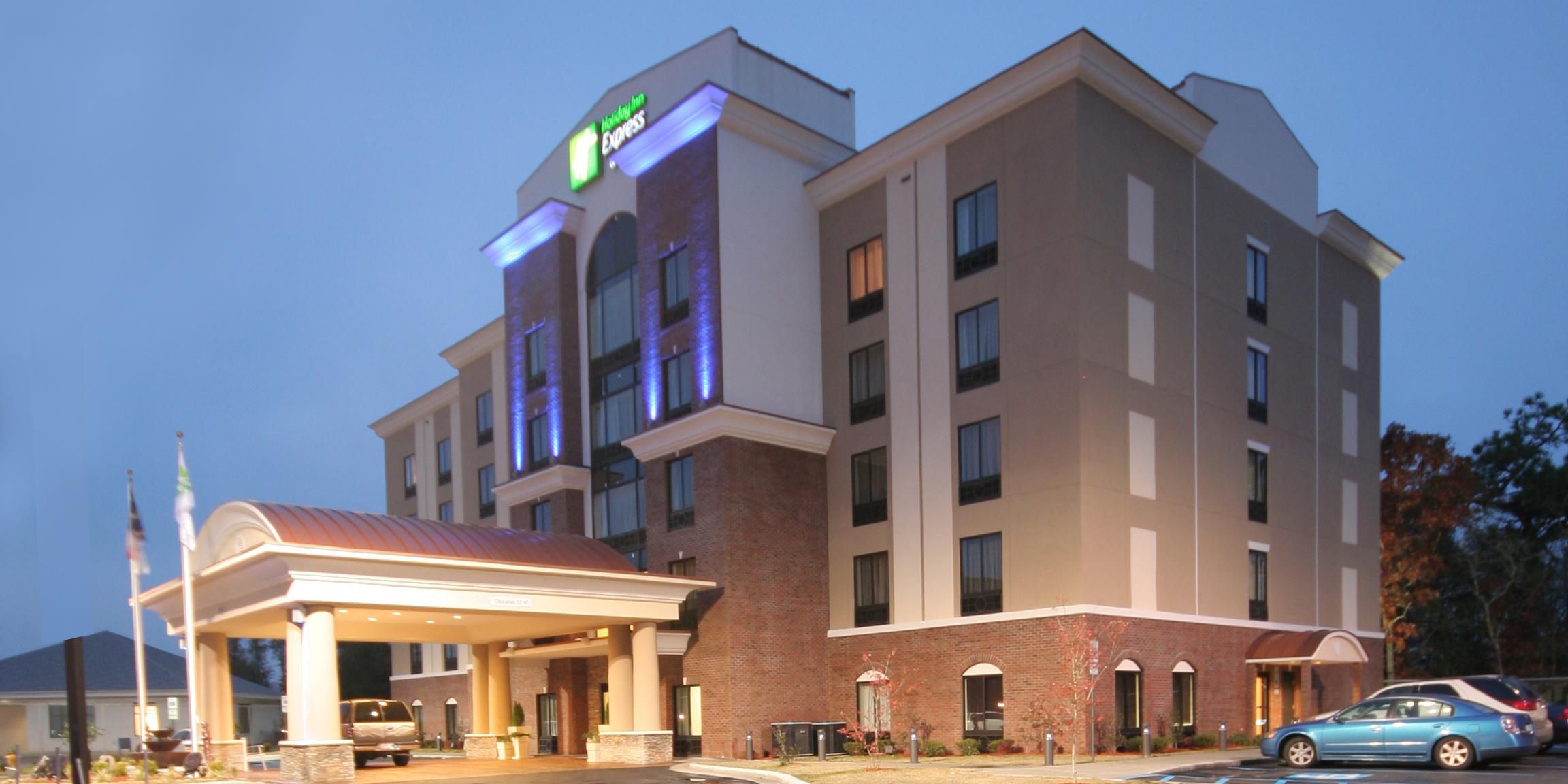 Holiday Inn Express & Suites Hope Mills-Fayetteville Arpt