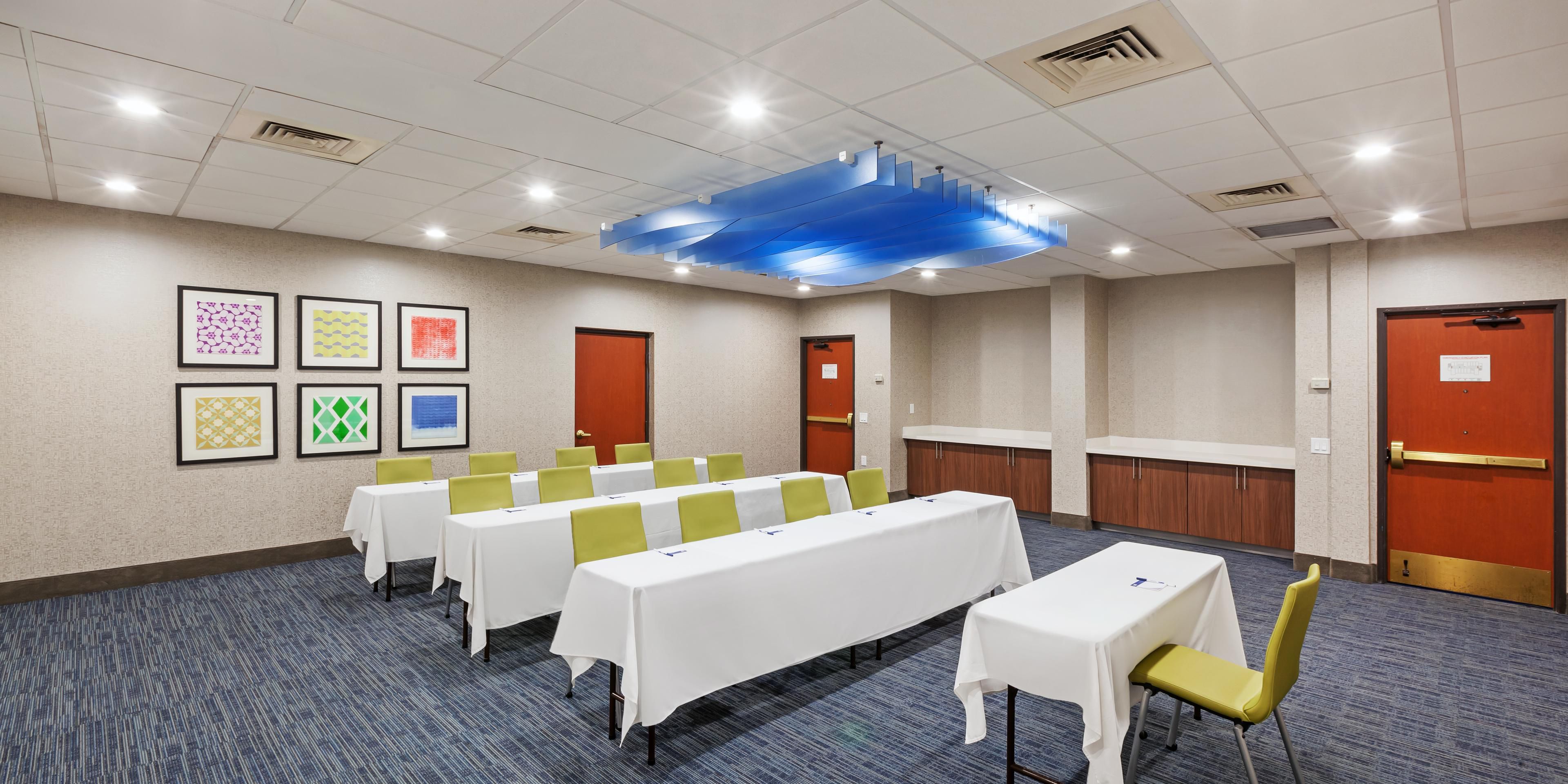 Small meetings play a vital role in the success of many organizations.  Are you planning a small corporate meeting, board retreat or brainstorming session?  Our flexible meeting space is sure to lead to big ideas!  Whether you're a group of 15 or 40, we can help!  Our Team is dedicated to making your meeting a huge success!  
