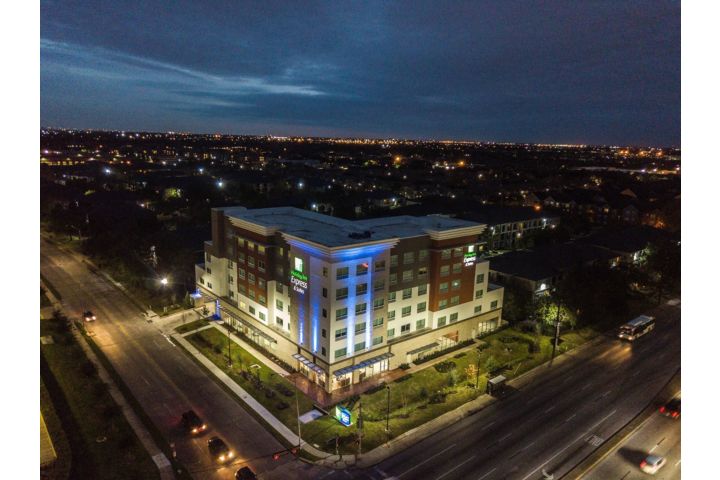 Holiday Inn Express & Suites Houston Westchas