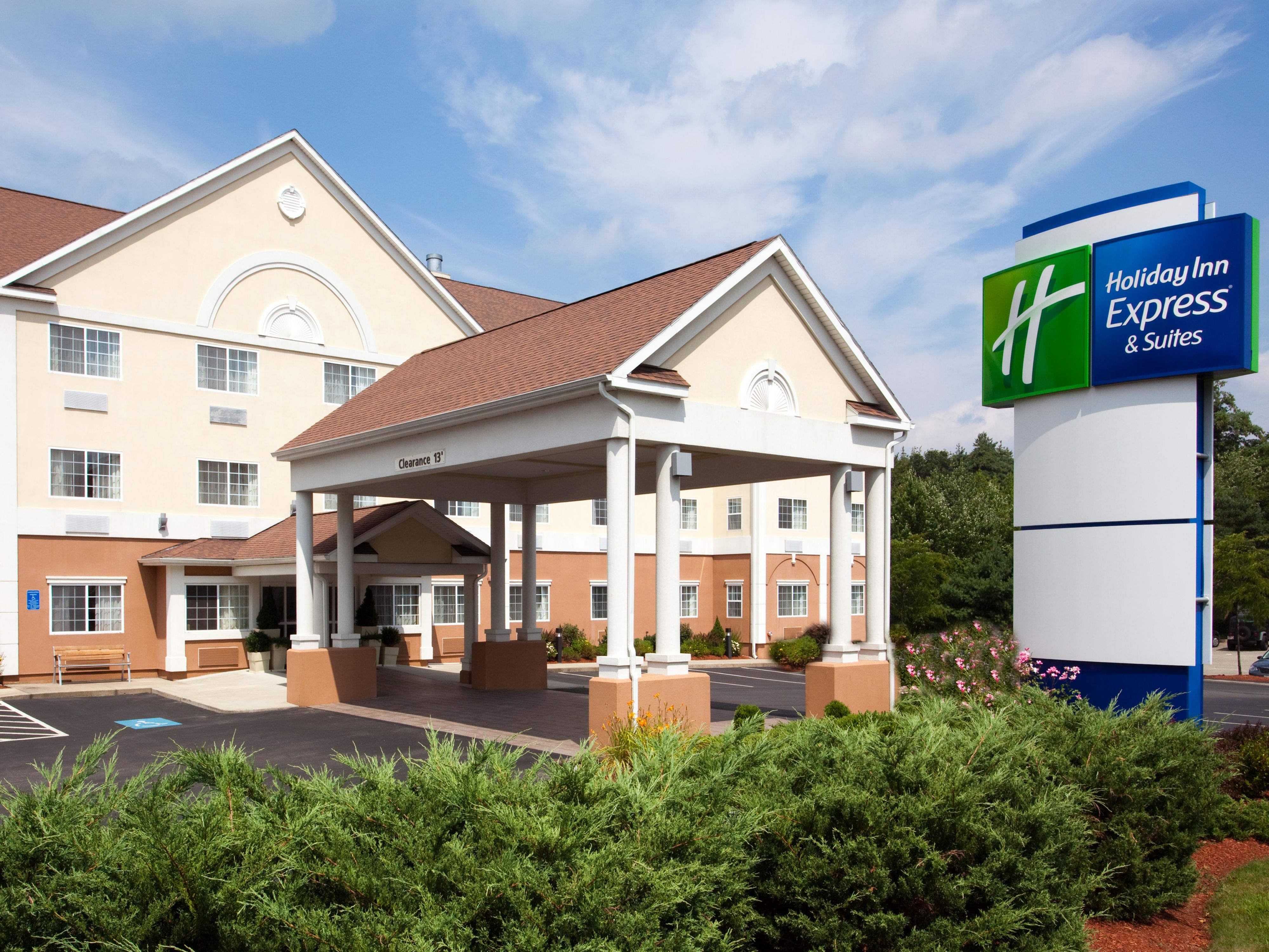 Holiday Inn Express And Suites Hudson 4239545448 4x3