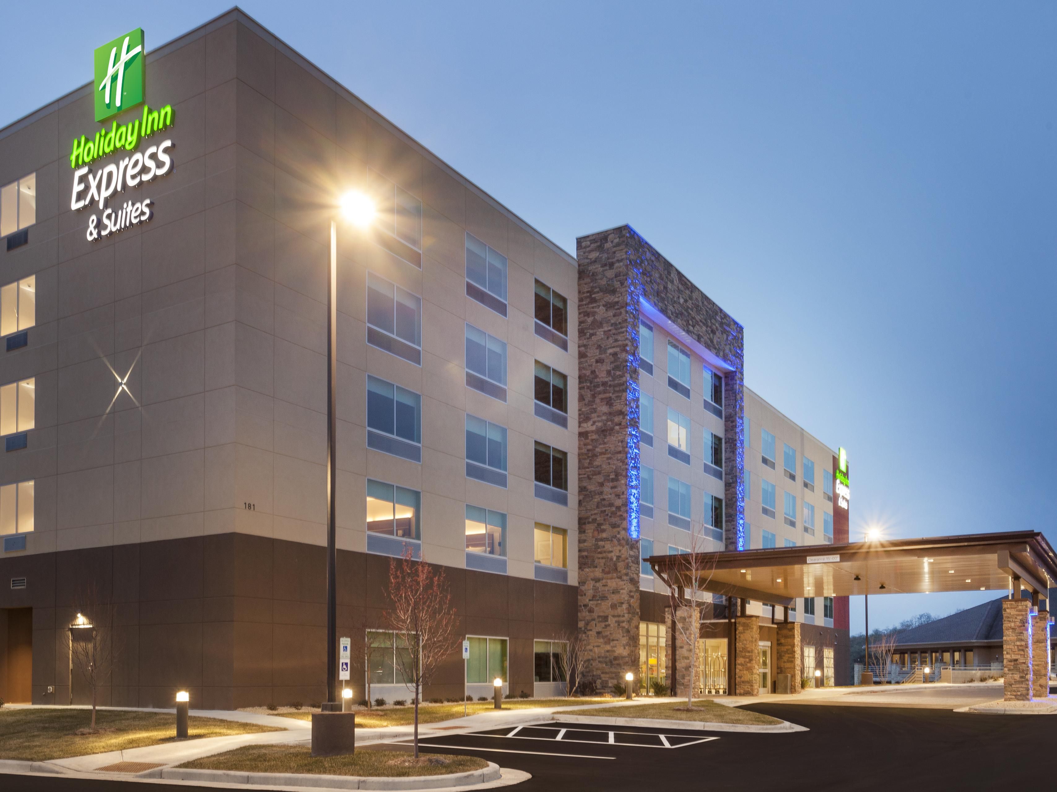 Hudson, WI Hotels near Minneapolis | Holiday Inn Express & Suites ...