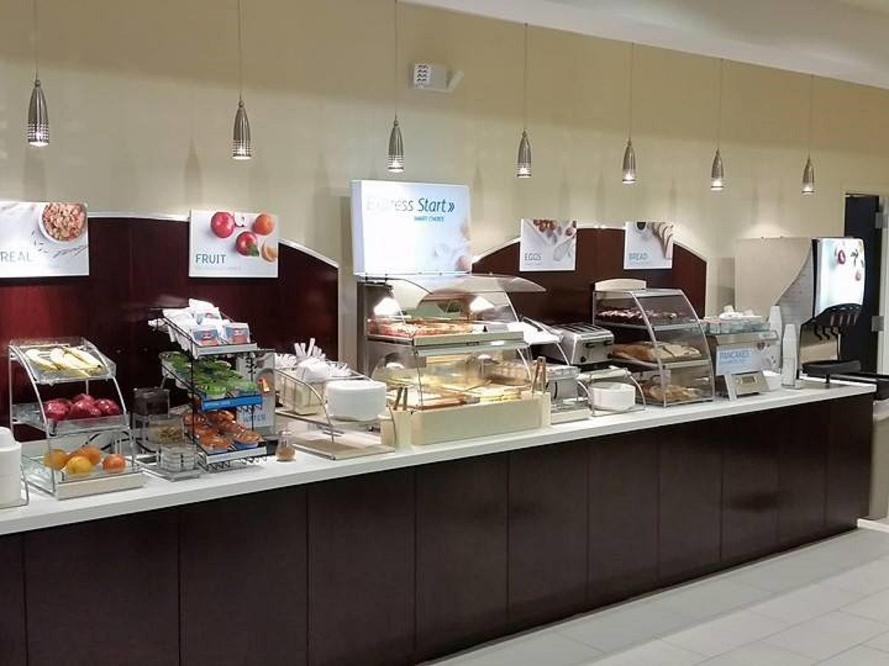 Our complimentary Express Start Breakfast bar offers a wide variety of hot & cold options including a rotation of egg & meat selections, biscuits or muffins, fruit, our famous cinnamon rolls & coffee. Did we mention our one-touch pancake machine or our freshly cooked oatmeal kettle? You have to see it for yourself! 