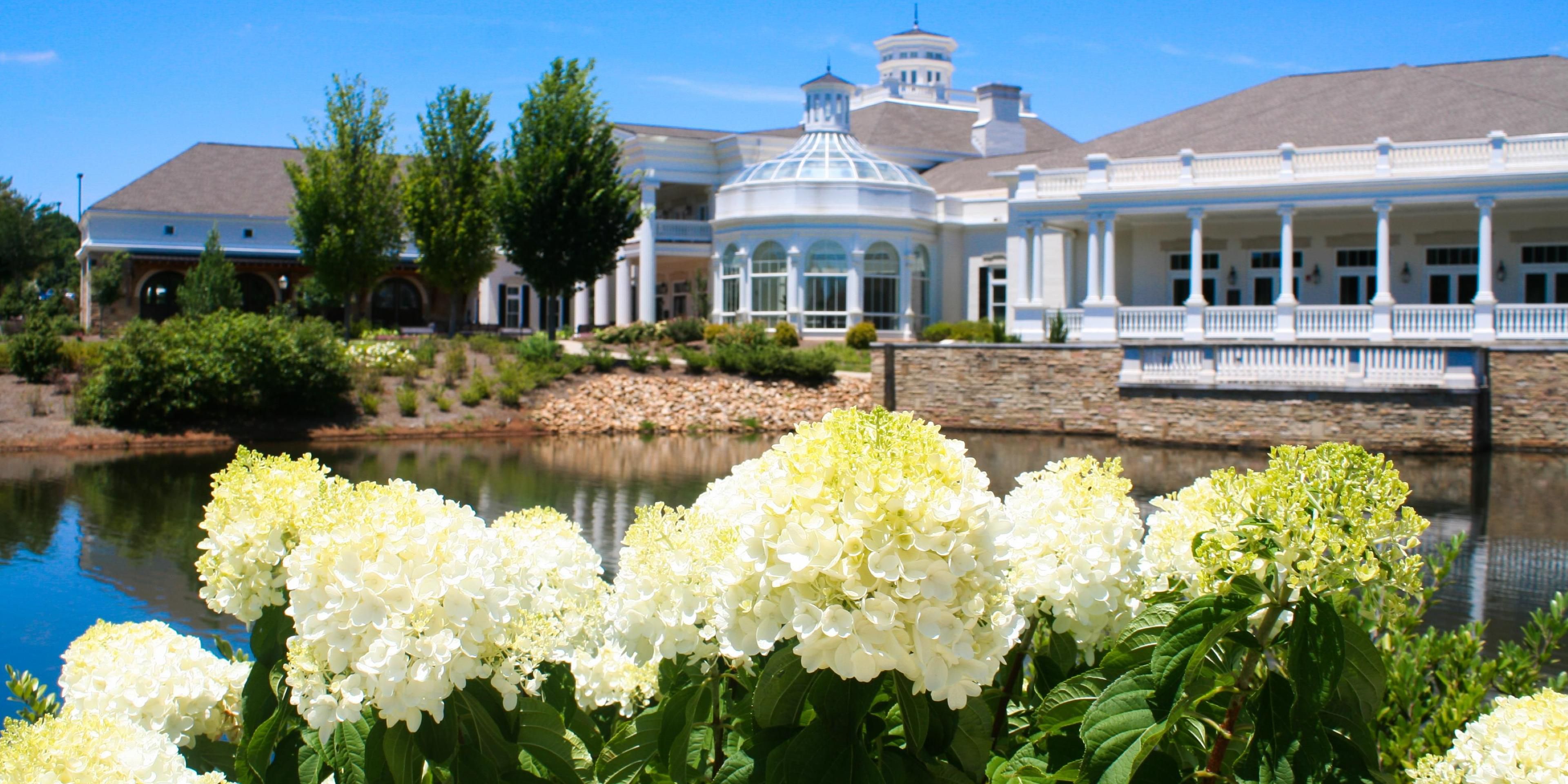 Located right off I-565, the hotel is across the street from the Huntsville Botanical Garden. The Garden is 118 acres & is open year-round. The Garden is ranked third on the list of Alabama's top paid tourist attractions.