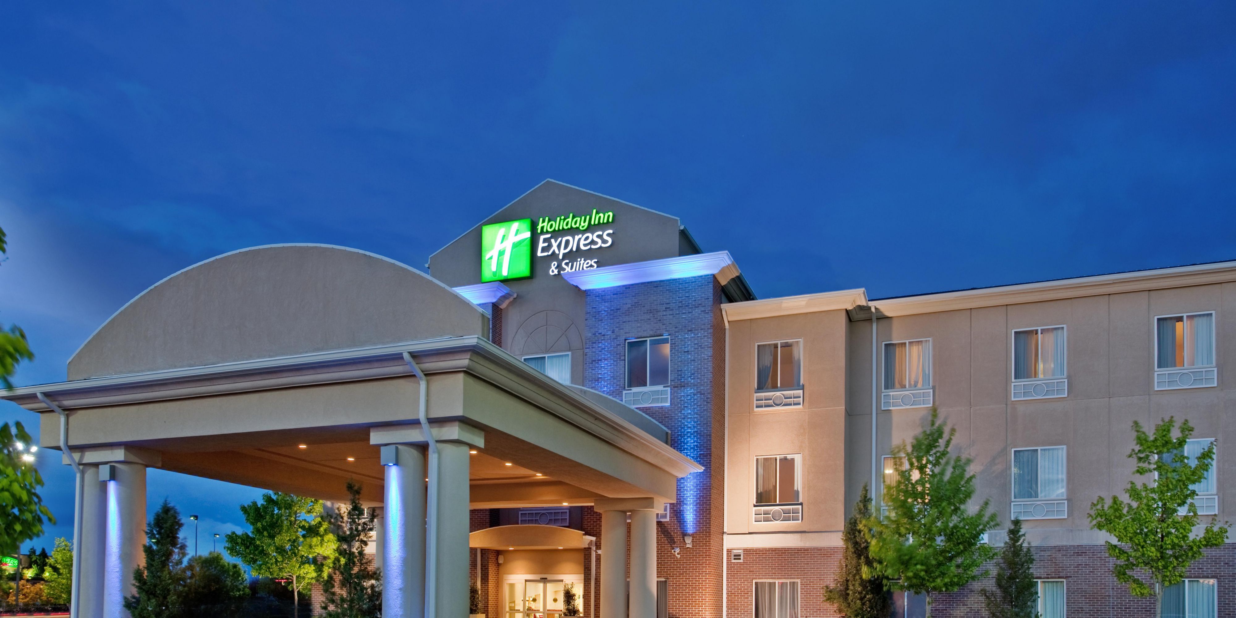 Holiday Inn Express & Suites Independence-Kansas City