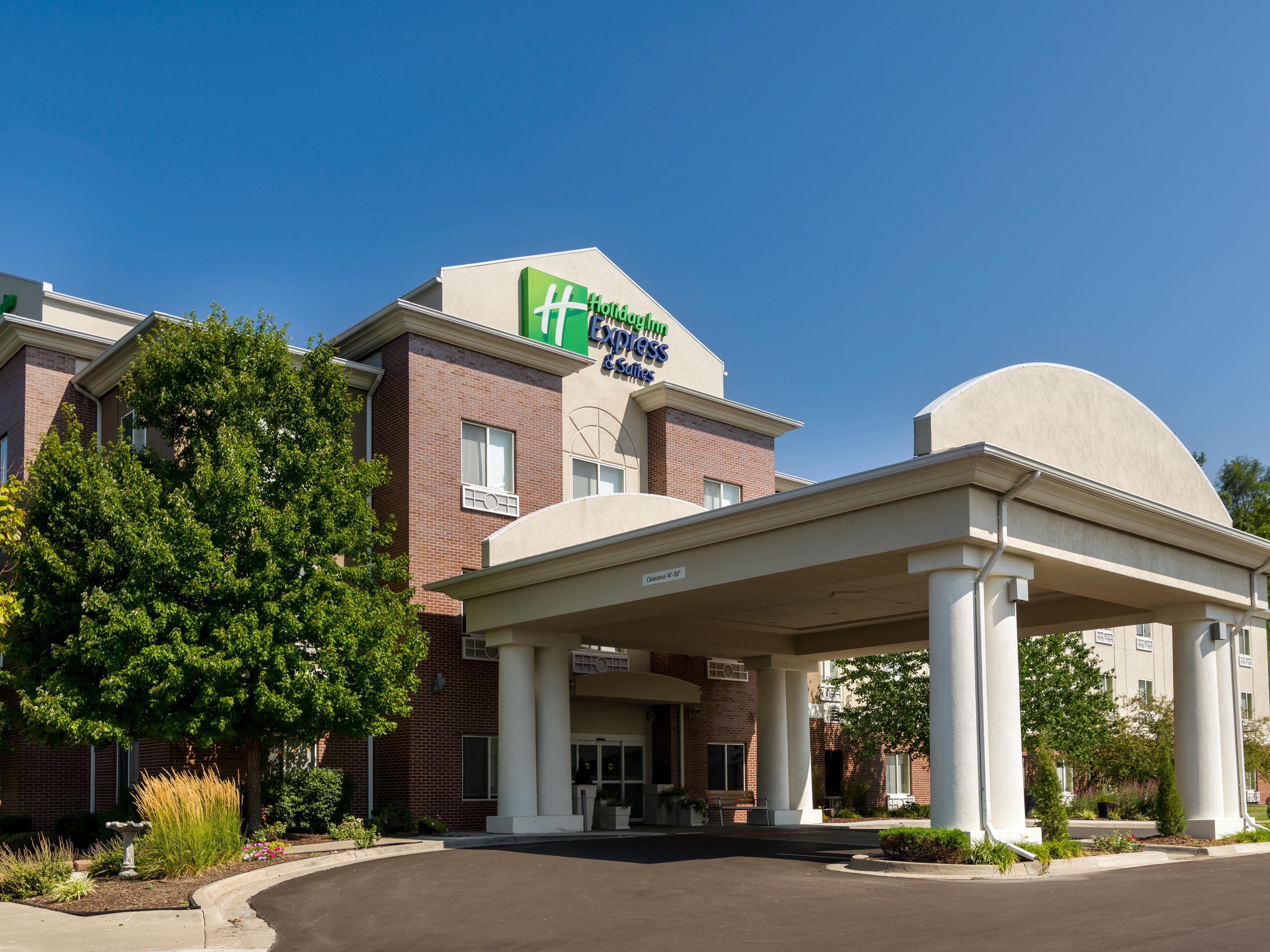 Budget Hotels in Lee's Summit, MO | Holiday Inn Express Lee's Summit