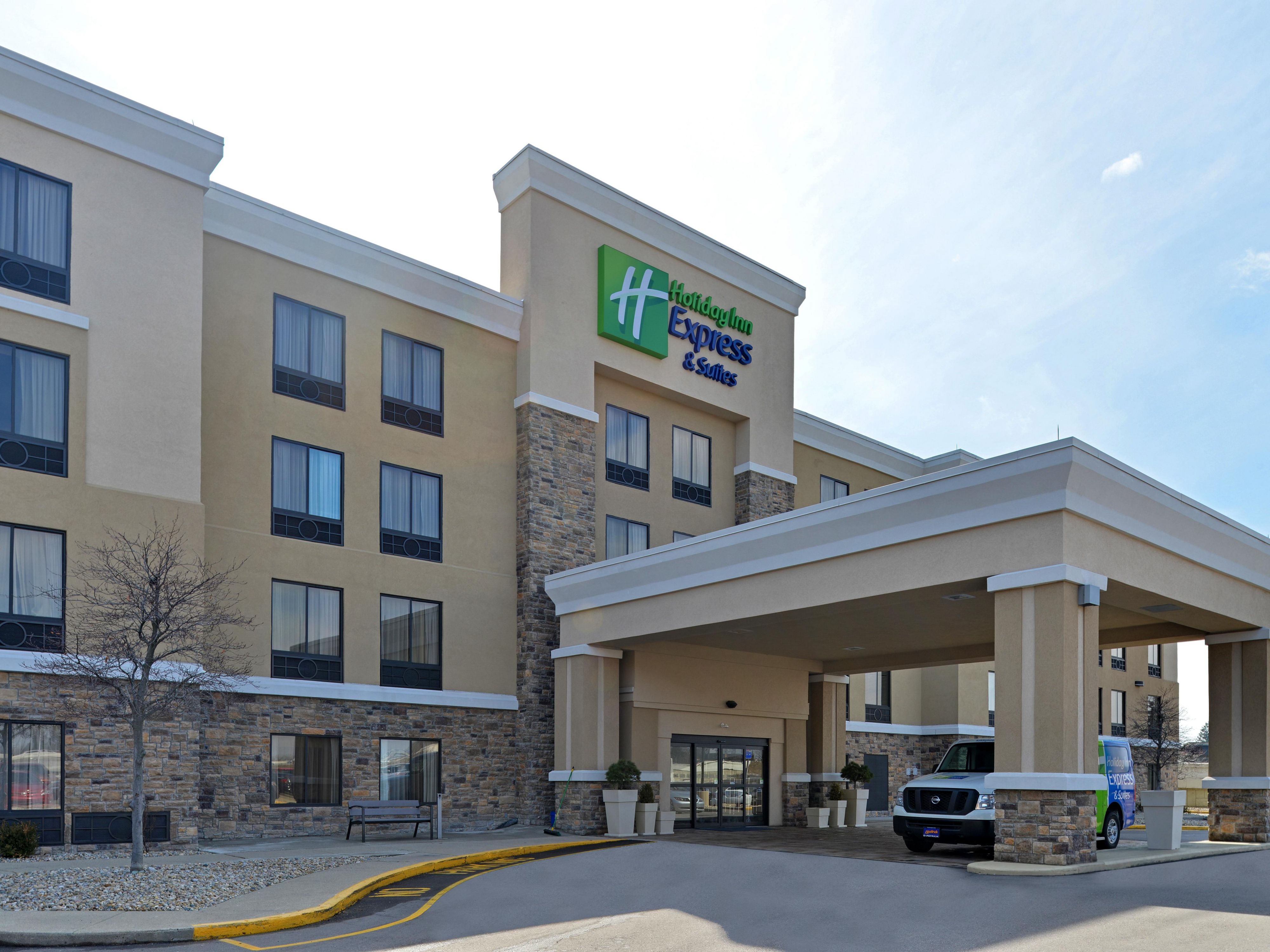 Indianapolis Hotel Near Airport  Holiday Inn Express & Suites W - Airport Area