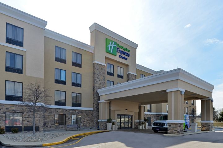 Holiday Inn Express & Suites Indianapolis W