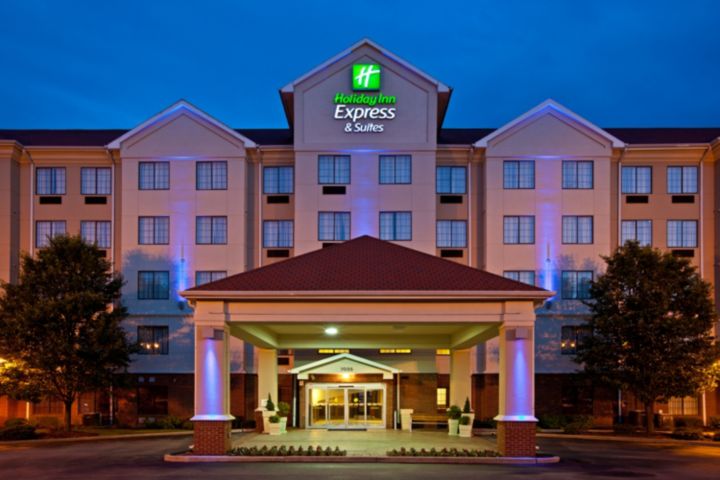Holiday Inn Express & Suites Indianapolis - E