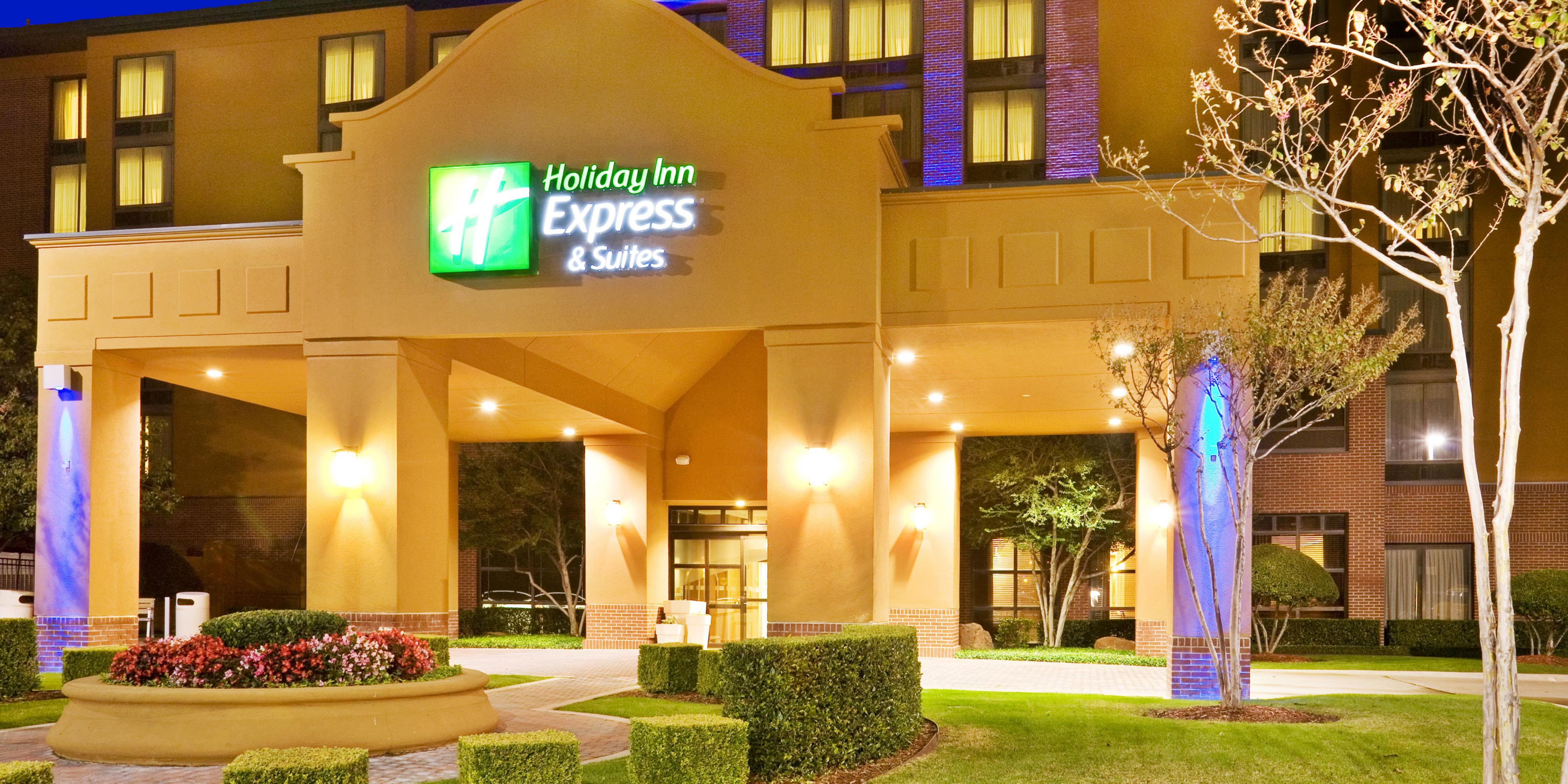 Holiday Inn Express & Suites Irving Conv Ctr - Las Colinas