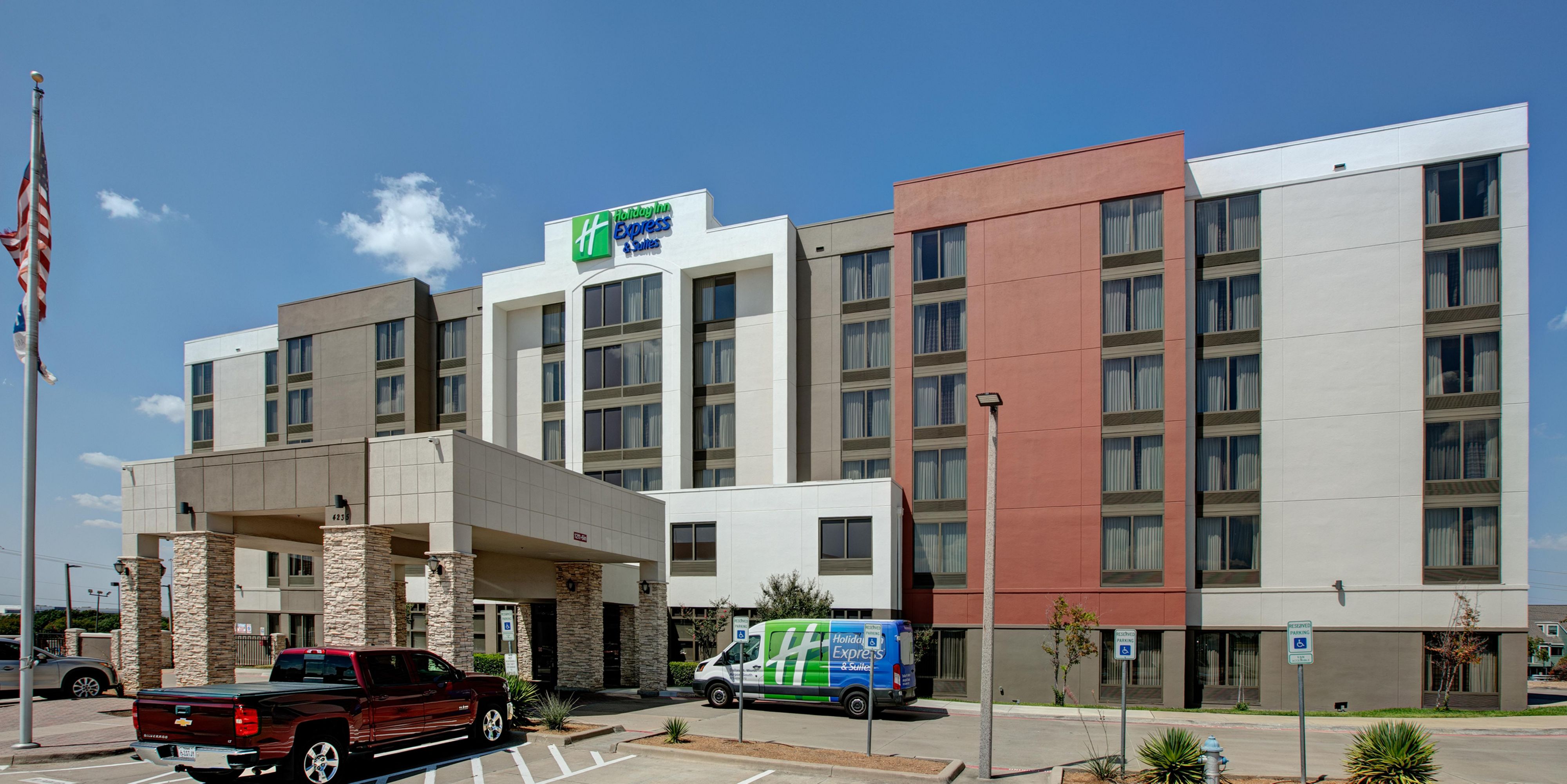 Holiday Inn Express & Suites Dallas Ft. Worth Airport South