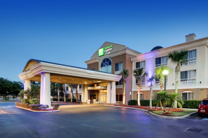 Holiday Inn Express & Suites Jacksonville Sou