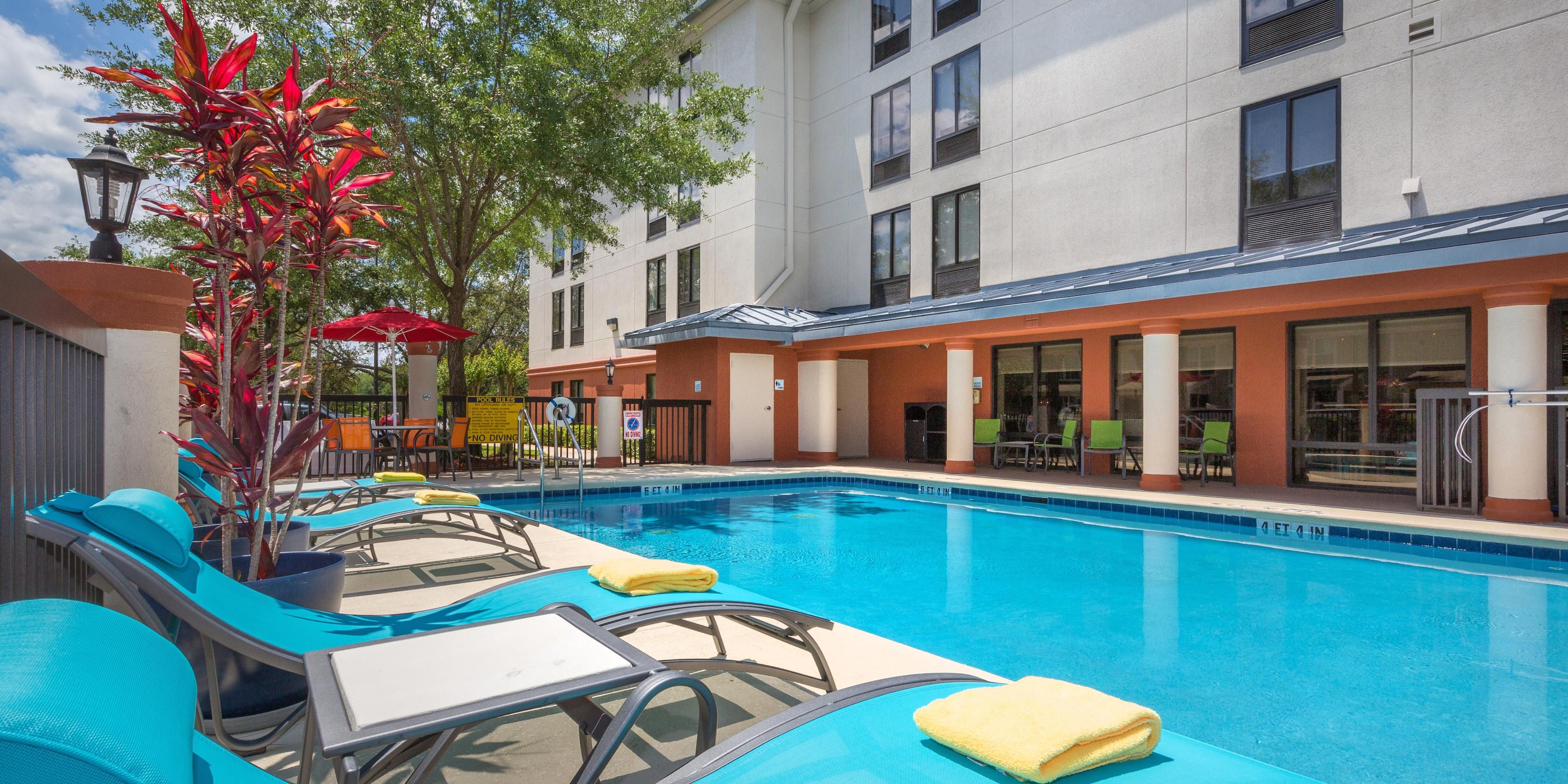 Take a dip in our outdoor swimming pool, which is open for your enjoyment from 7:00am to 10:00pm daily. 