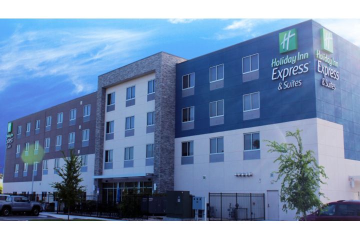 Holiday Inn Express & Suites Jacksonville W