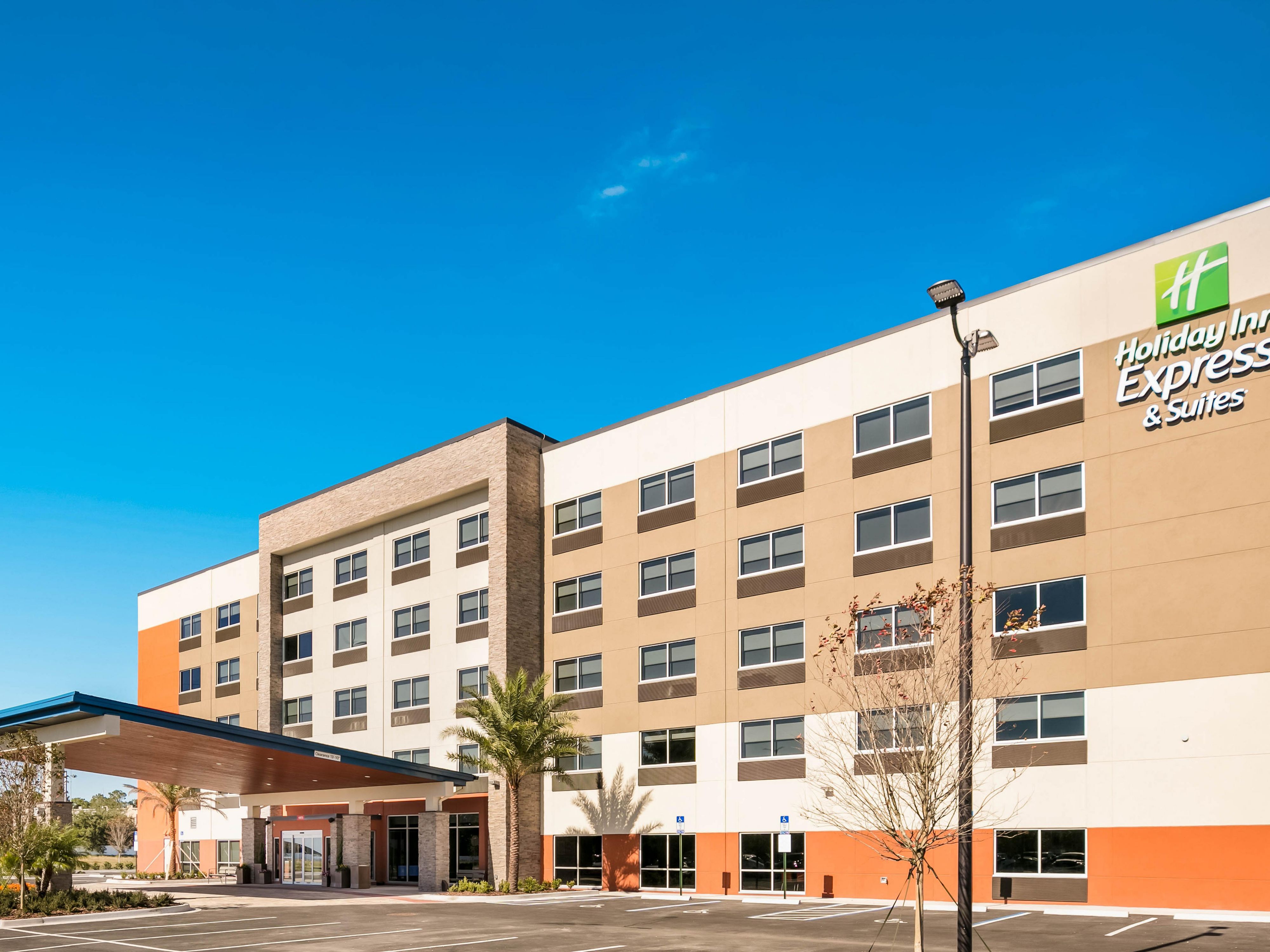 Holiday Inn Express & Suites, Next to iFly, Top Golf Jacksonville