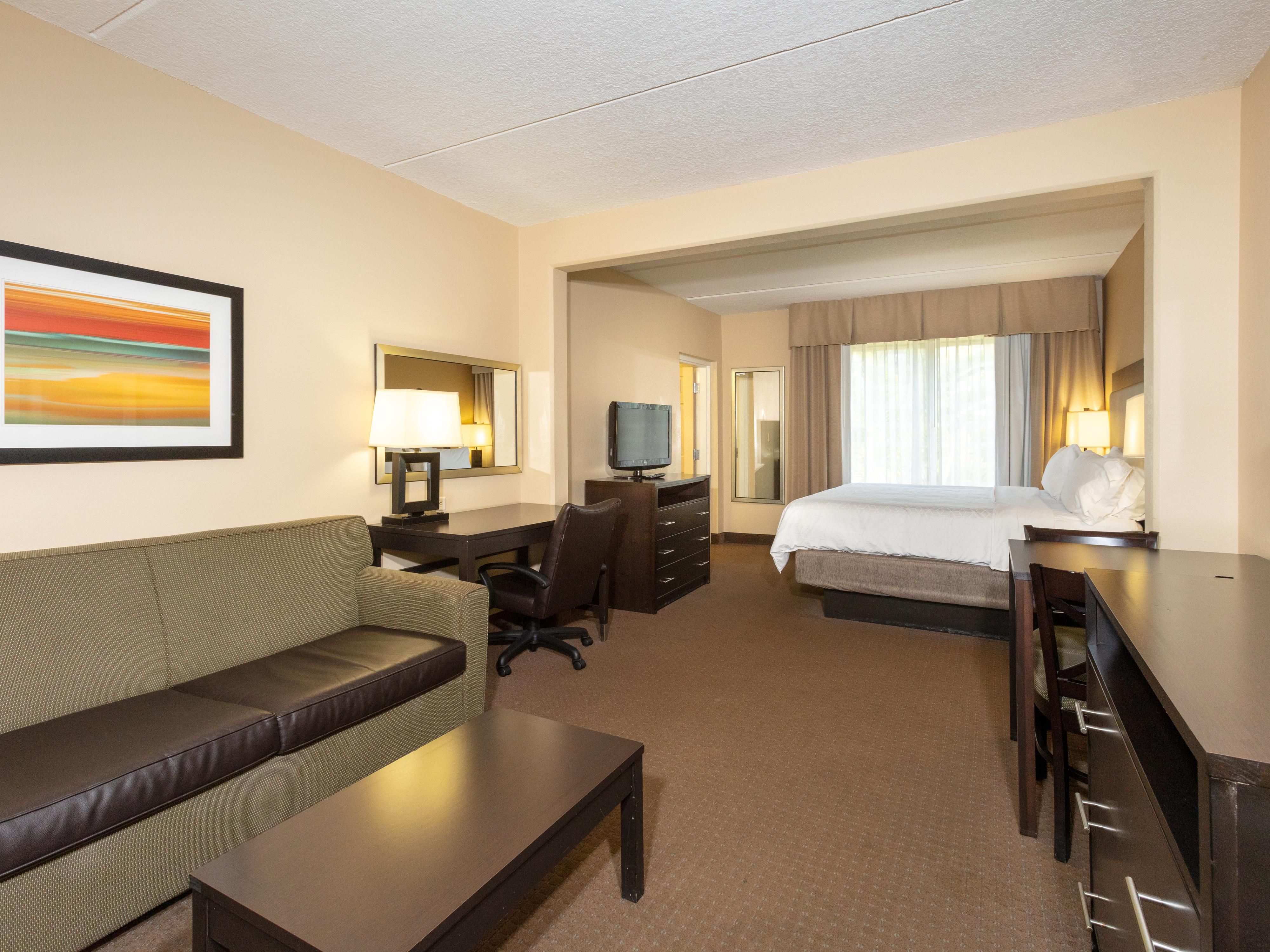 Holiday Inn Express & Suites Jacksonville Airport Guest Room & Suite ...