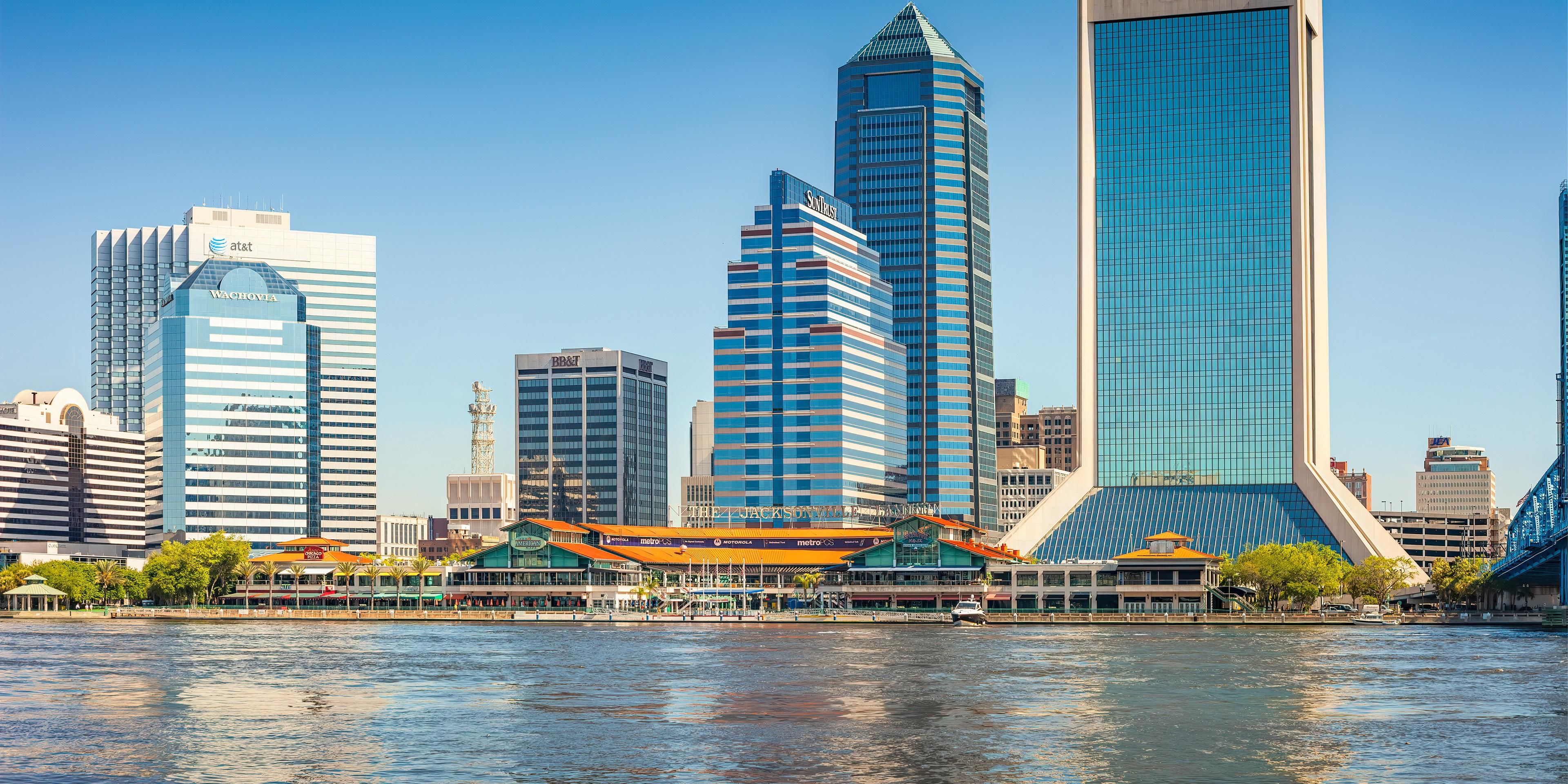 Jacksonville's best attractions are just outside your door when you stay at the Holiday Inn Express & Suites Jacksonville-Town Center. Enjoy shopping & dining at St Johns Town Center; take in a game or a show at TIAA Bank Field; play at Topgolf or iFly Indoor Skydiving. Take a short drive to explore Amelia Island or the many Jacksonville beaches.