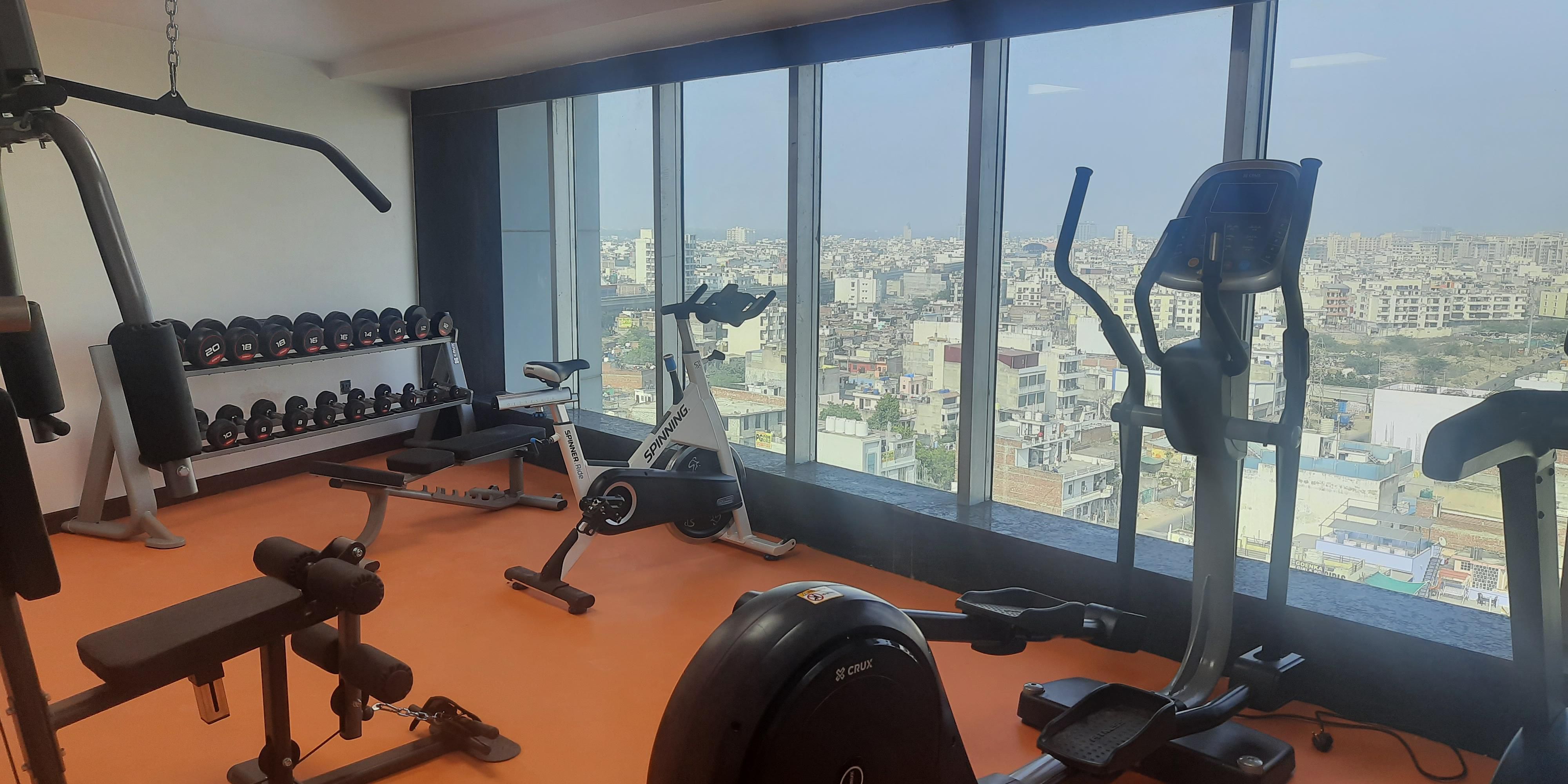 Stay committed to your fitness regime, even while travelling, with our 24/7 gym; located at the 11th floor, workout overlooking a scenic view of the city. Equipped with state-of-the-art fitness equipment, ranging from cardio machines, weights, cycle, cross trainer, dumbbell rack and yoga mats, and qualified trainers to guide and assist.