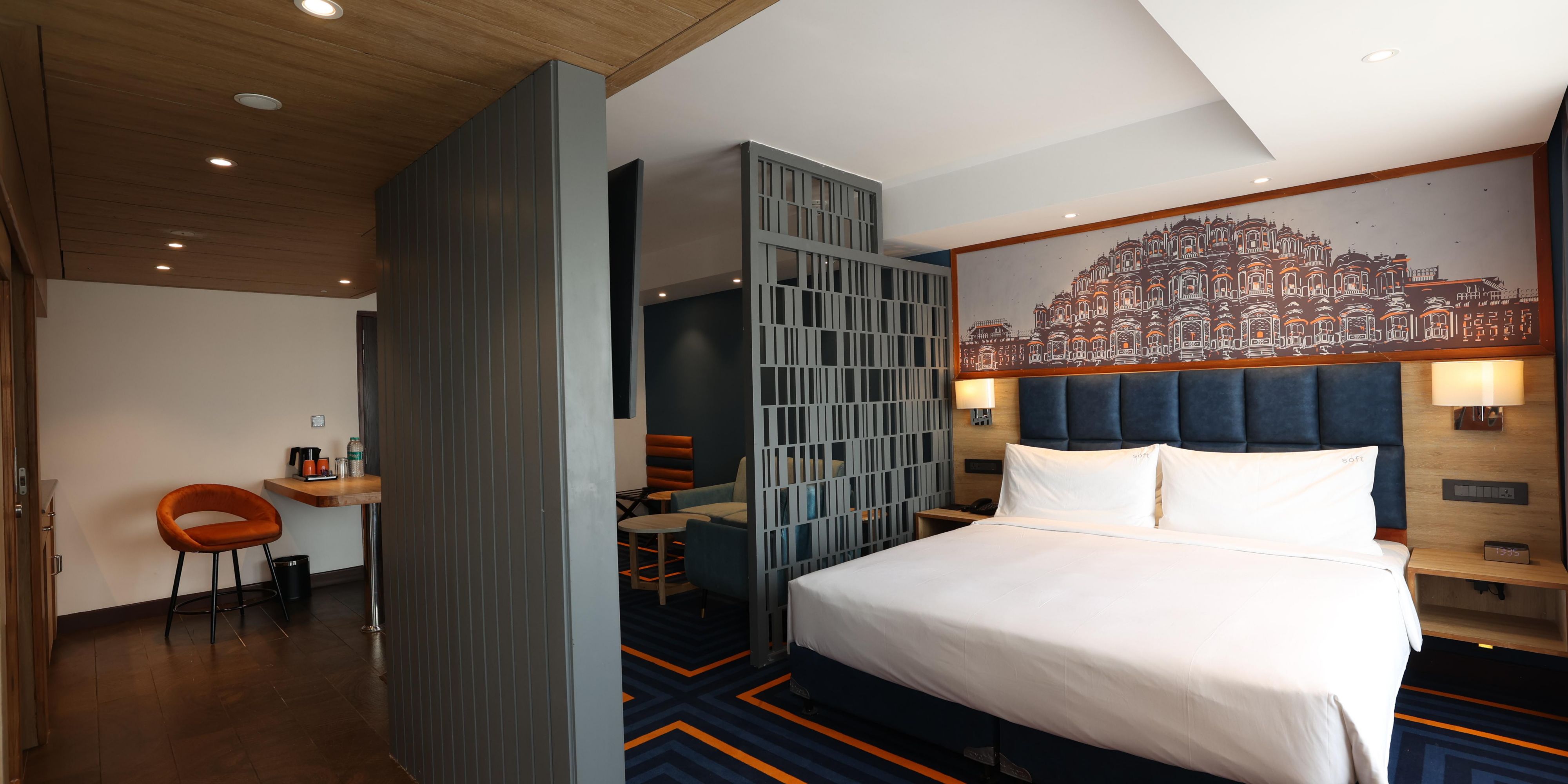 Holiday Inn Express & Suites Jaipur Gopalpura - Jaipur,