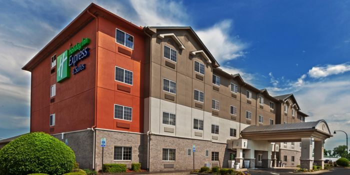 Holiday Inn Express & Suites Jenks