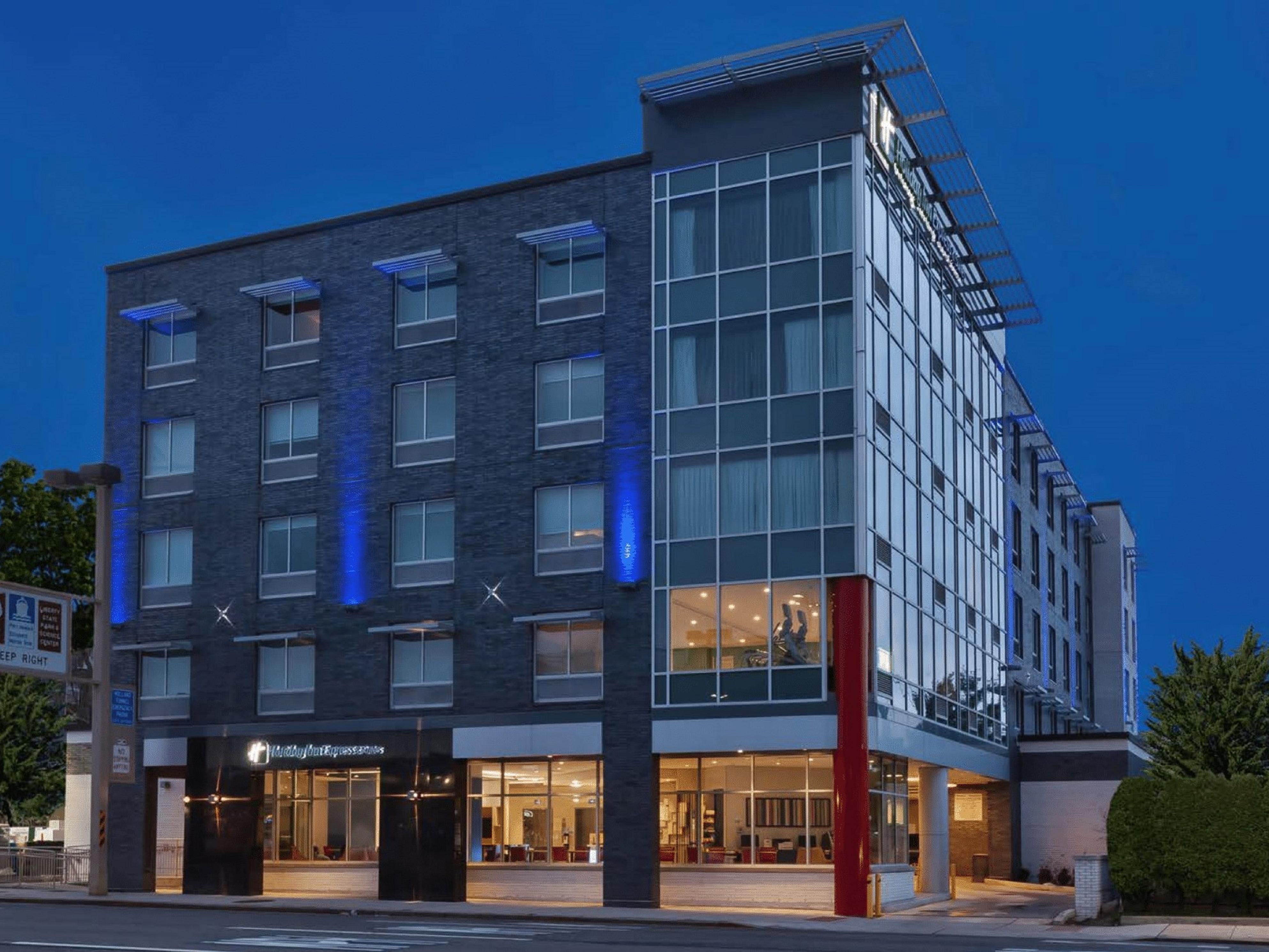 3⋆ HOLIDAY INN NEW YORK-JFK AIRPORT AREA, AN IHG HOTEL ≡ New