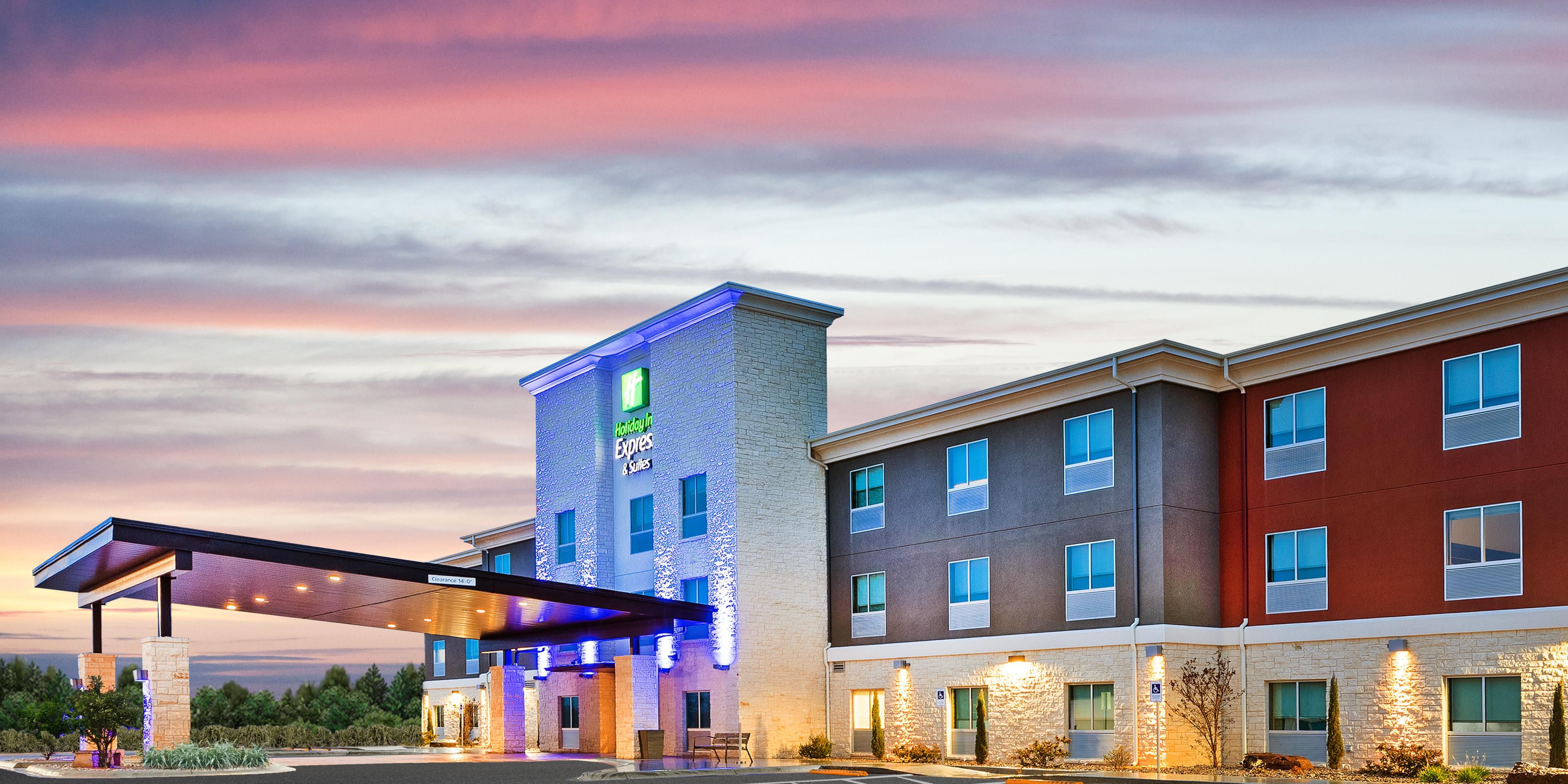 Holiday Inn Express And Suites Junction 6391368355 2x1