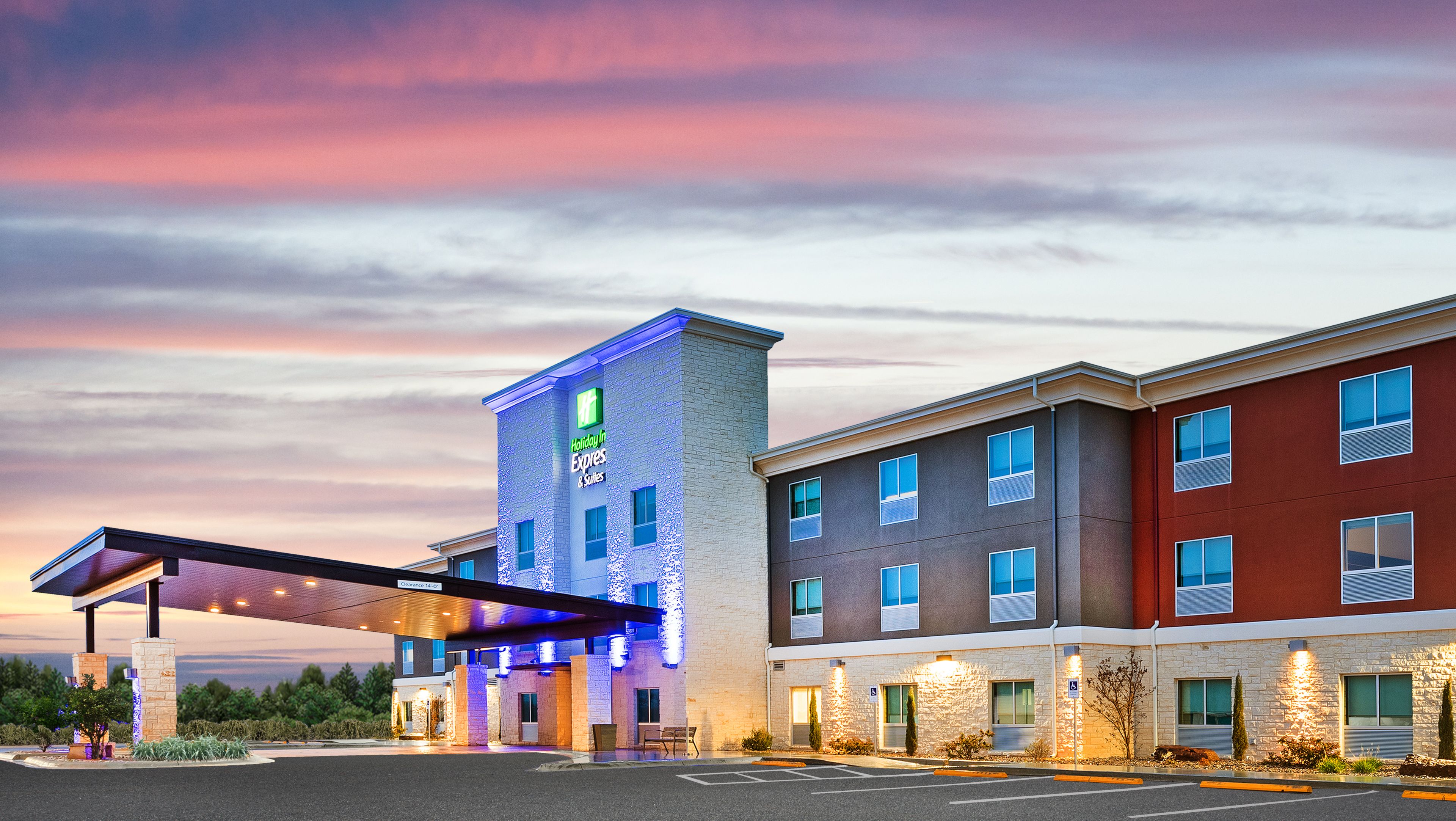 ihg hotels in fairfield tx