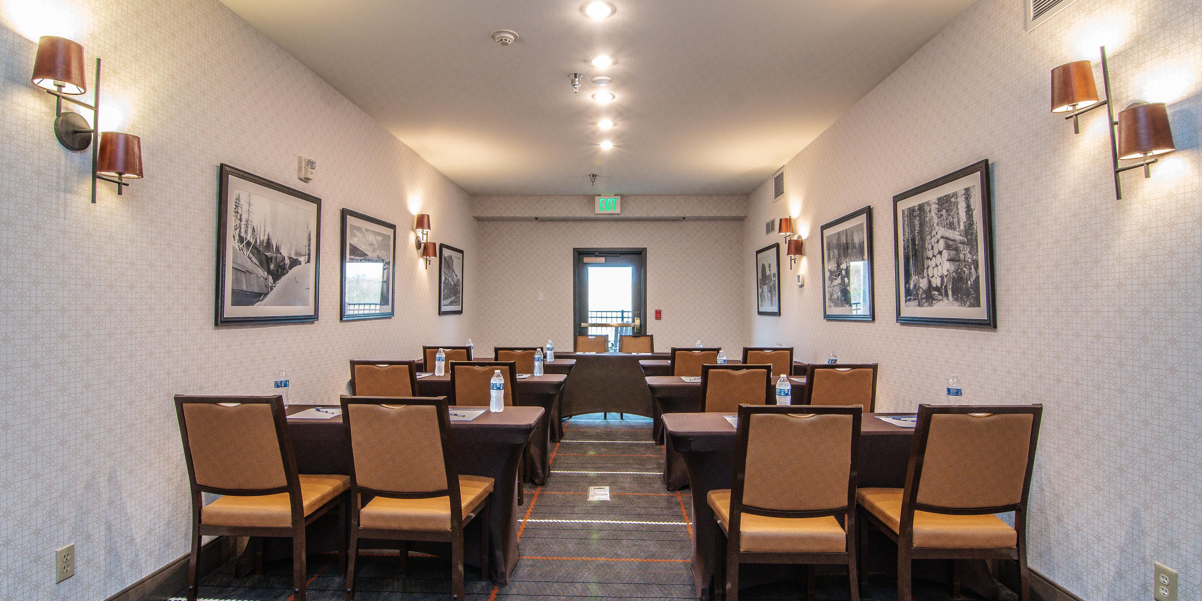 While lodging in Kalispell, up to 24 business travelers can utilize our meeting room, a 336-foot space that comes with free wireless Internet access. Enjoy some fresh baked cookies and infused water during your meeting.  